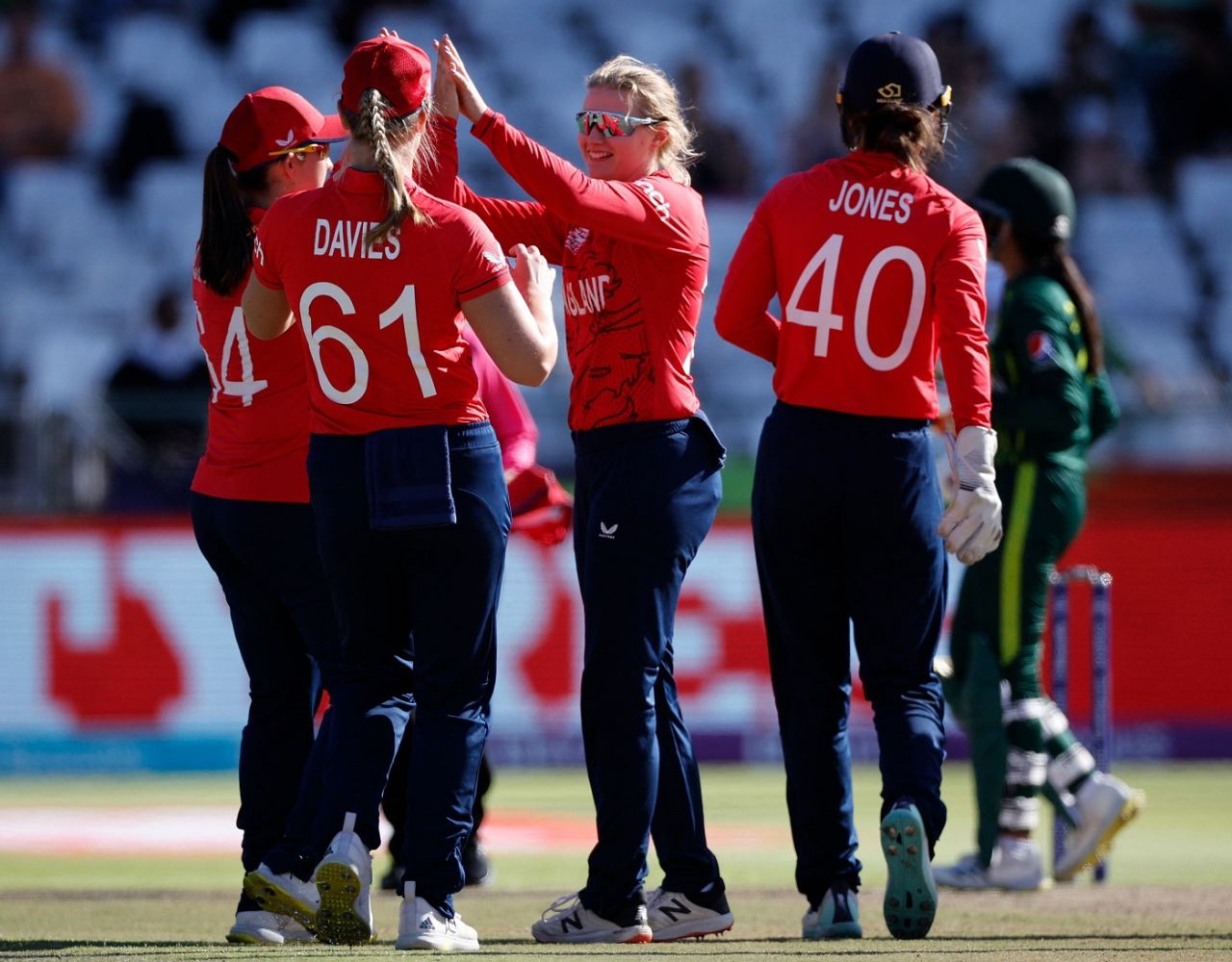 Charlie Dean struck in her first over to send back Muneeba Ali, England vs Pakistan, Women's T20 World Cup, Cape Town, February 21, 2023