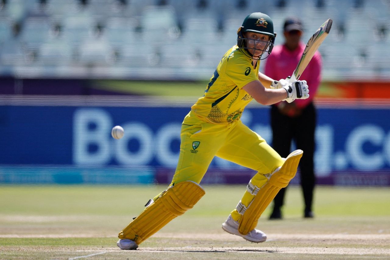 Alyssa Healy gets Australia's first boundary through backward point, Australia vs India, Women's T20 World Cup, semi-final, Cape Town, February 23, 2023