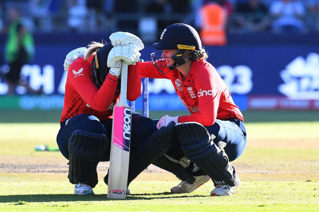 Charlie Dean consoles Sarah Glenn after the close loss, England vs South Africa, Women's T20 World Cup, semi-final, Cape Town, February 24, 2023