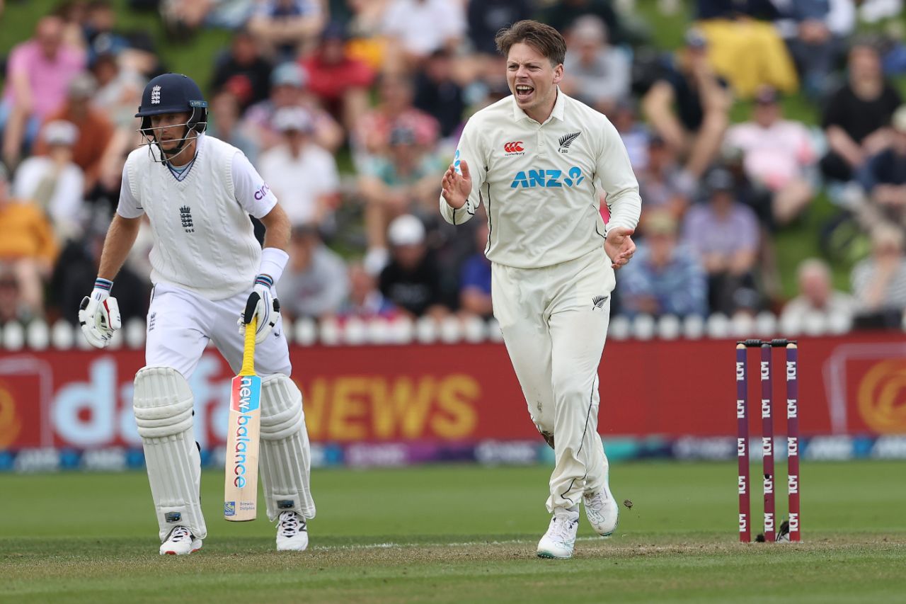 Michael Bracewell celebrates the dismissal of Ben Foakes, New Zealand vs England, 2nd Test, 2nd day, Wellington, February 25, 2023