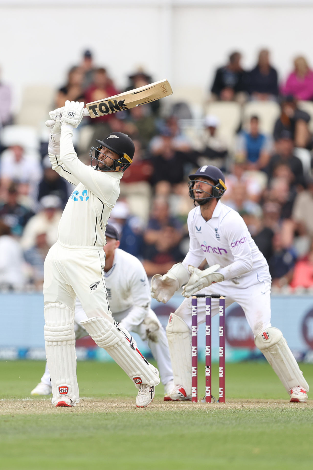 Devon Conway launches Jack Leach for six, New Zealand vs England, 2nd Test, Wellington, 3rd day, February 26, 2023