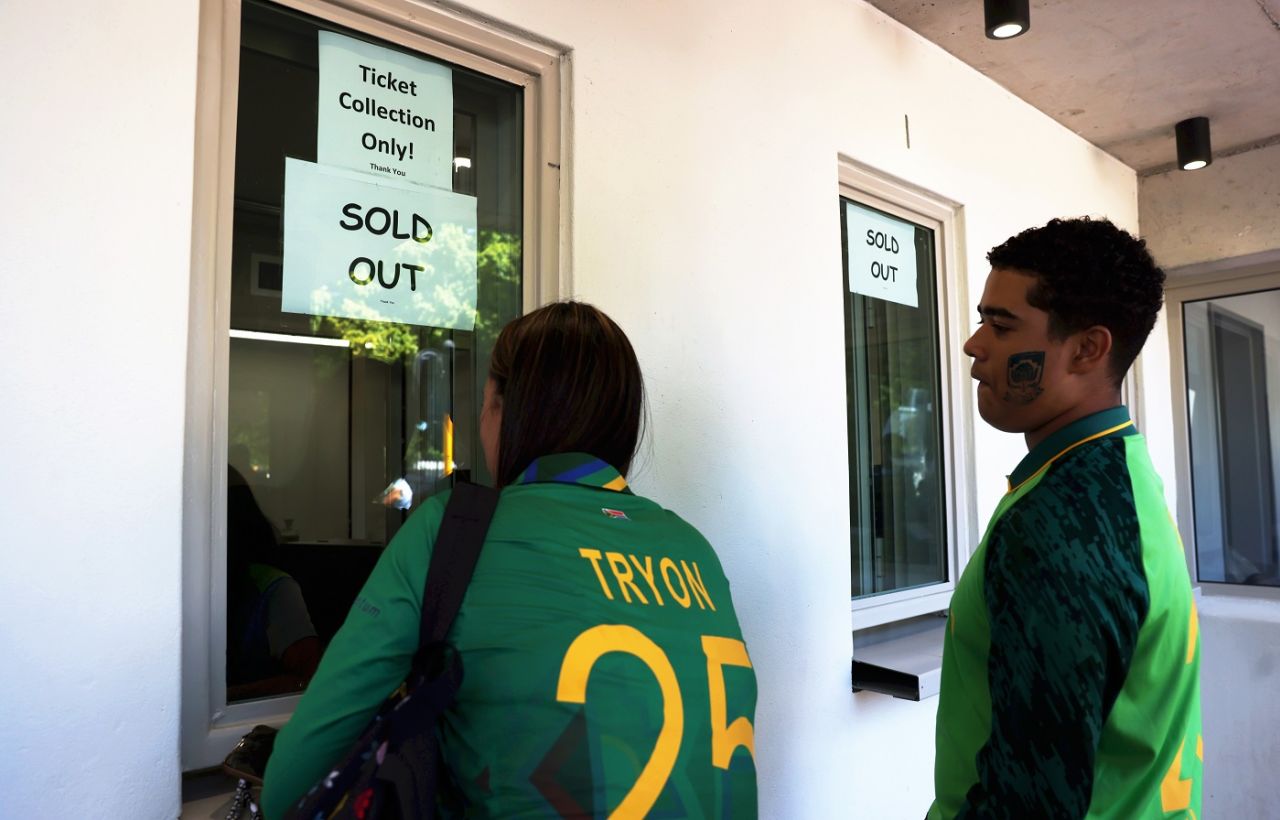 Spectators queue up outside of the ground to collect tickets for the final, South Africa vs Australia, Women's T20 World Cup, Final, Cape Town, February 26, 2023