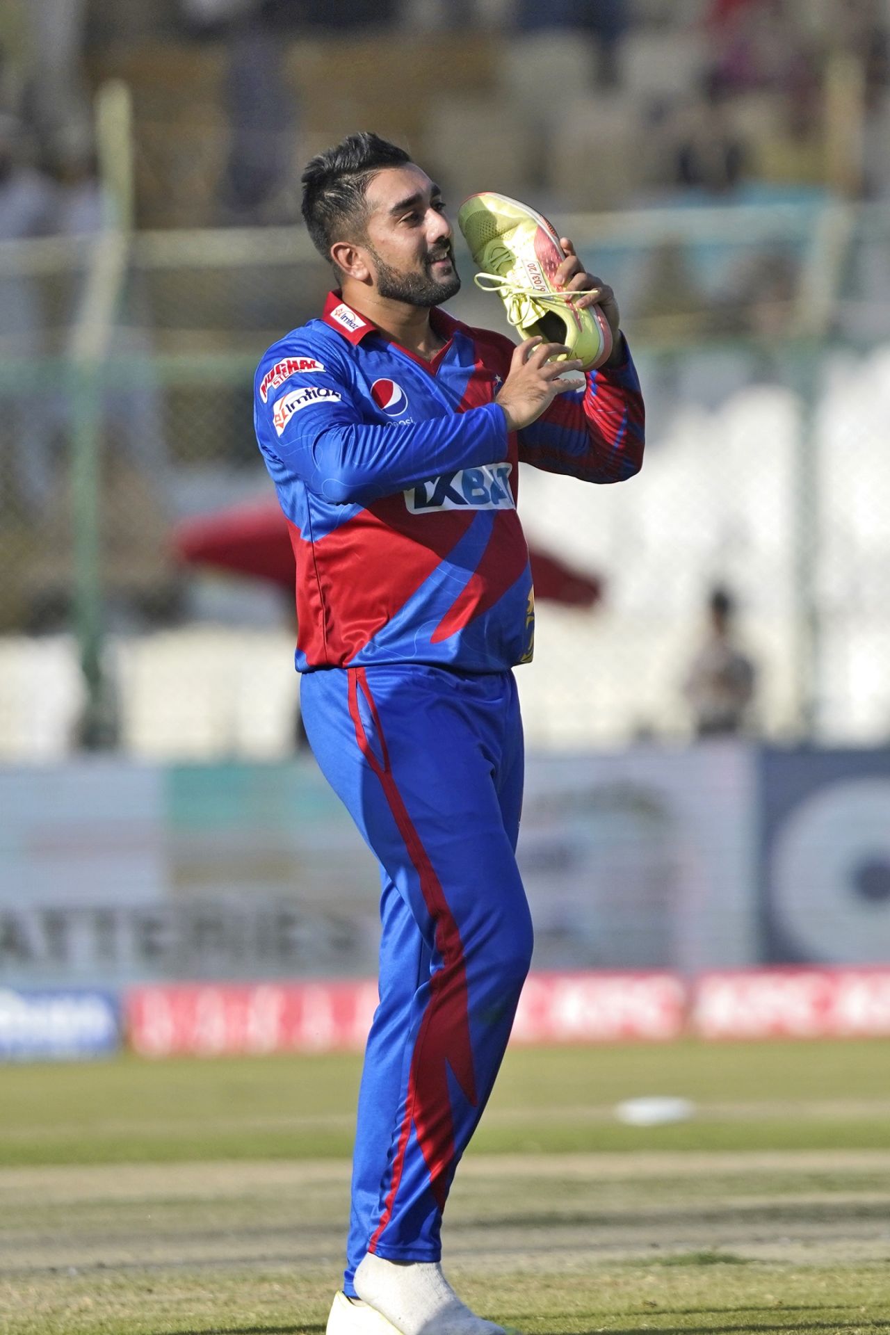 Tabraiz Shamsi returned figures of 3 for 18, Karachi Kings vs Multan Sultans, Karachi, PSL, February 26, 2022