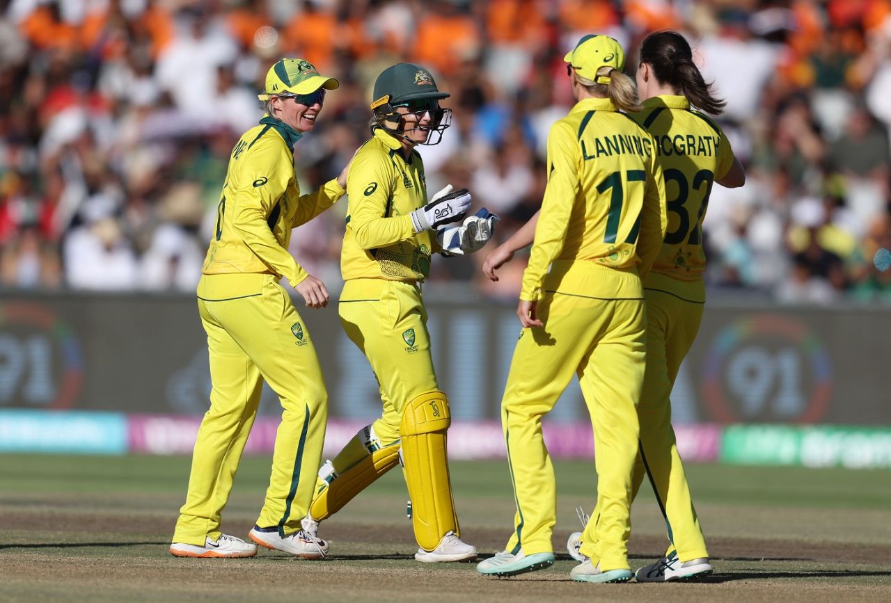Alyssa Healy celebrates the run-out wicket of Sune Luus, South Africa vs Australia, Women's T20 World Cup, Final, Cape Town, February 26, 2023