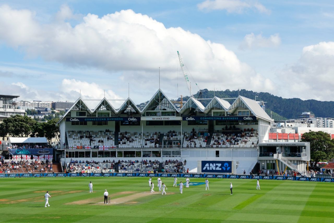 The teams take the field at the Basin Reserve in Wellington on the fourth morning, general view, New Zealand vs England, 2nd Test, Wellington, 4th day, February 27, 2023