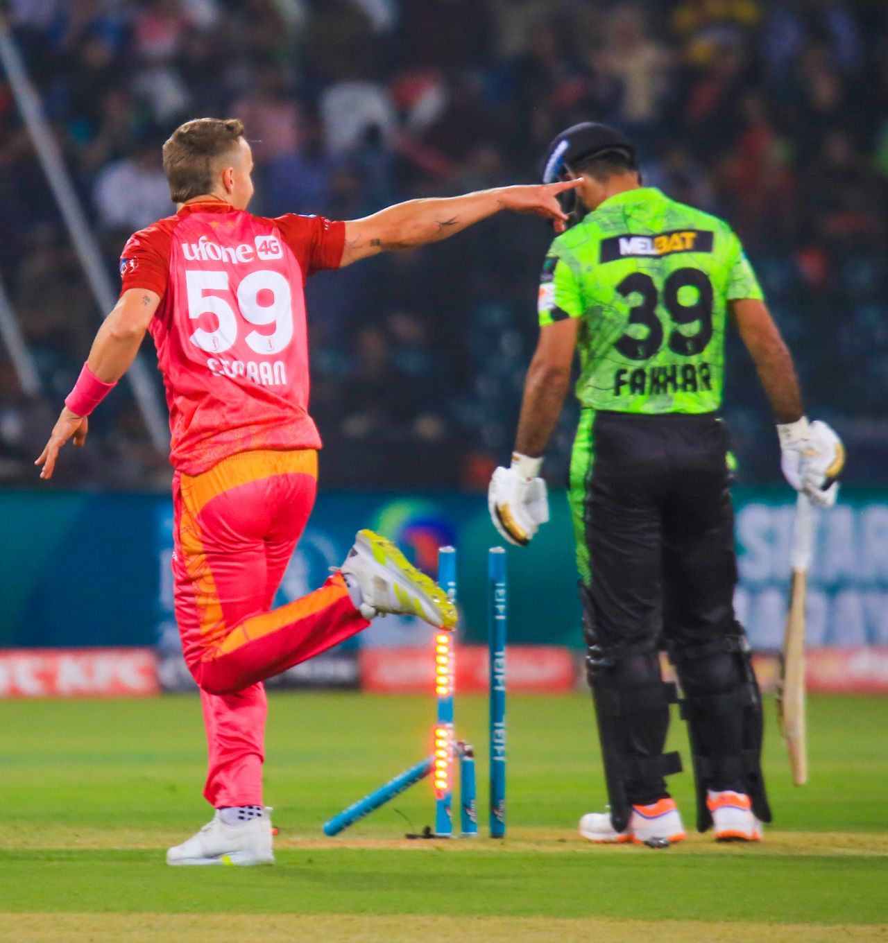 Tom Curran cleans up Fakhar Zaman and celebrates, Lahore Qalandars vs Islamabad United, PSL, Lahore, February 27, 2023