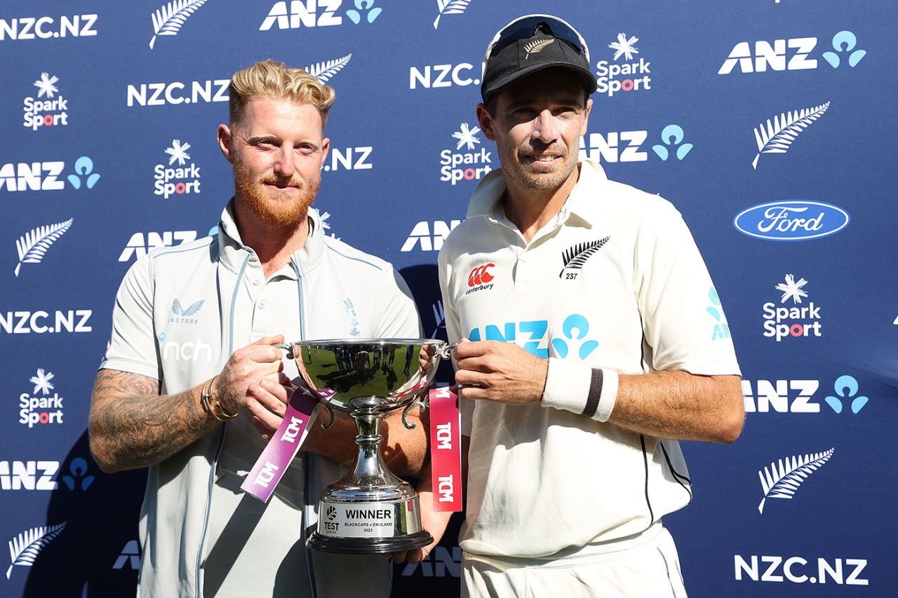 Ben Stokes and Tim Southee pose with the series trophy, New Zealand vs England, 2nd Test, Wellington, 5th day, February 28, 2023
