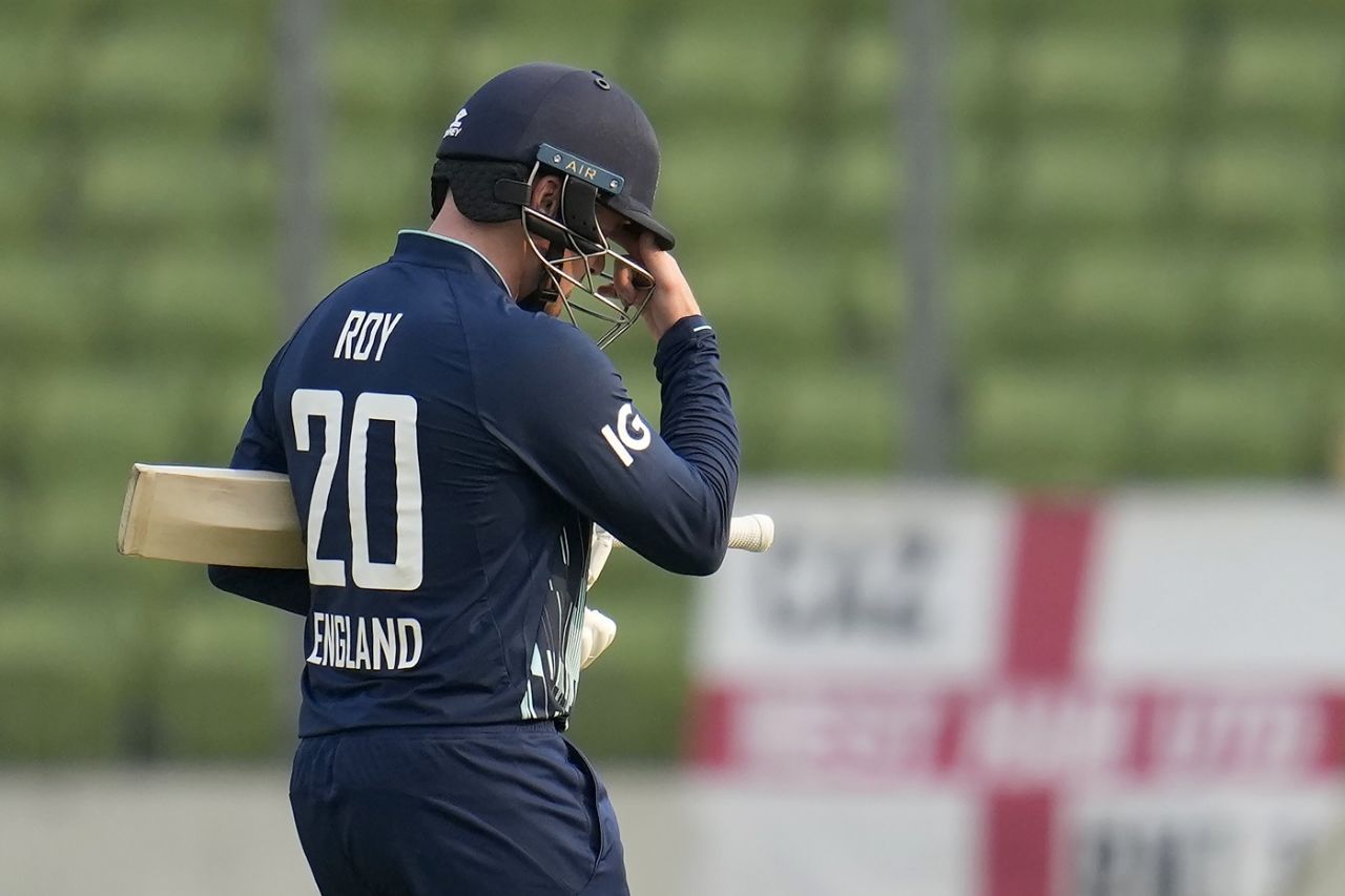 Jason Roy drags himself off after a first-over dismissal, Bangladesh vs England, 1st ODI, Mirpur, March 1, 2023
