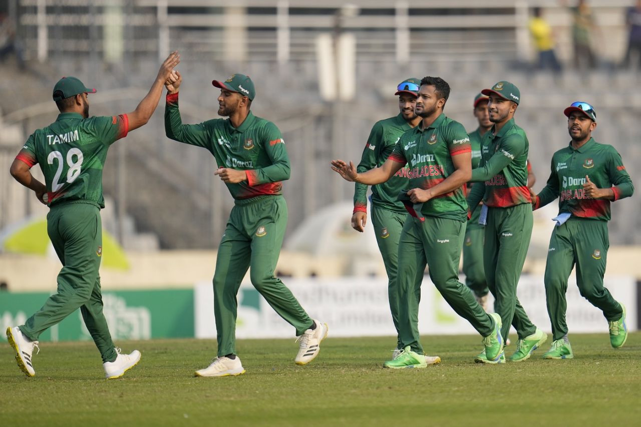 Bangladesh celebrate after Tamim Iqbal and Shakib Al Hasan combined to dismiss Jason Roy, Bangladesh vs England, 1st ODI, Mirpur, March 1, 2023
