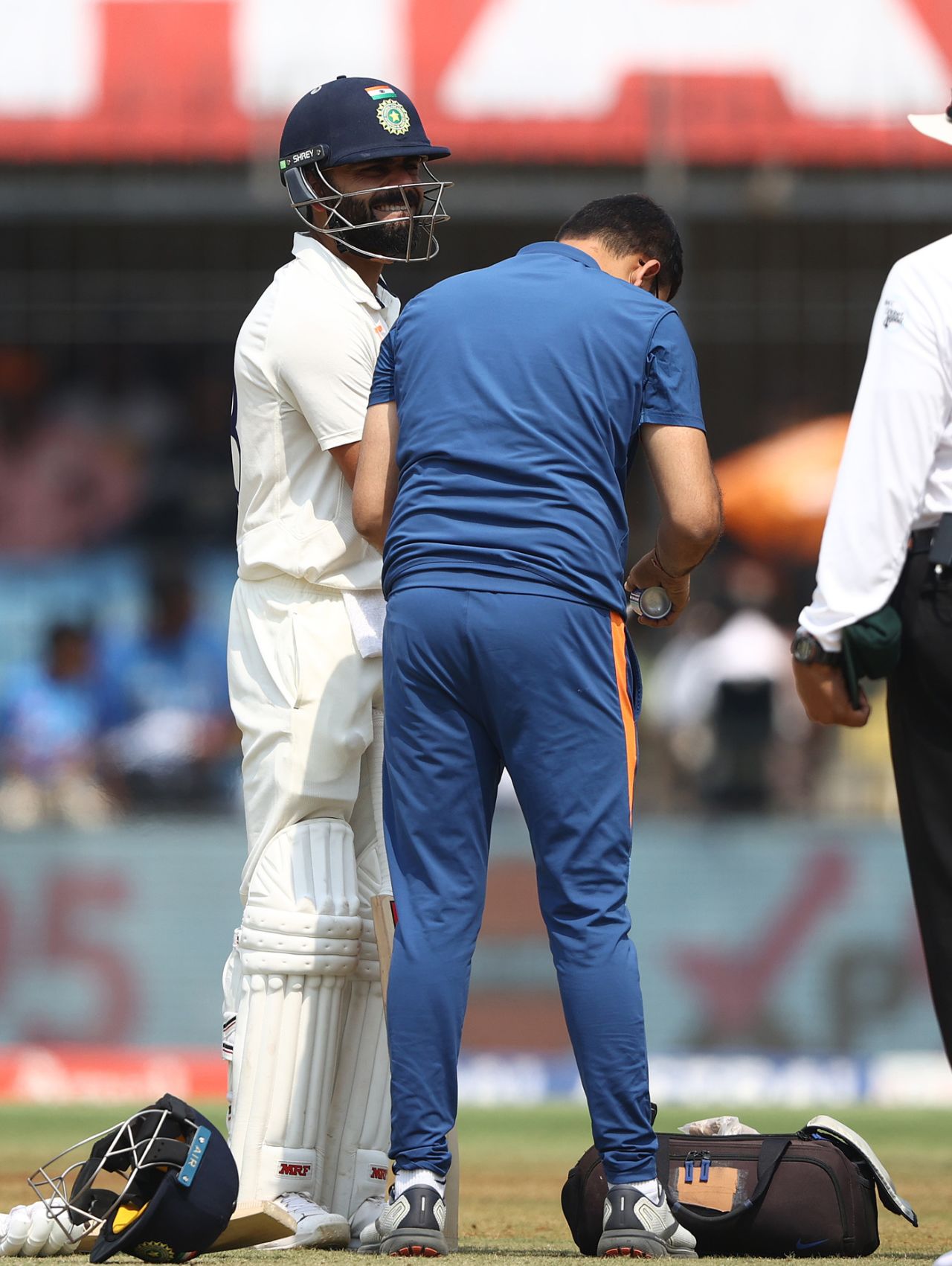 Virat Kohli gets some treatment after being hit on the hand while batting, India vs Australia, 3rd Test, Indore, 2nd day, March 2, 2023