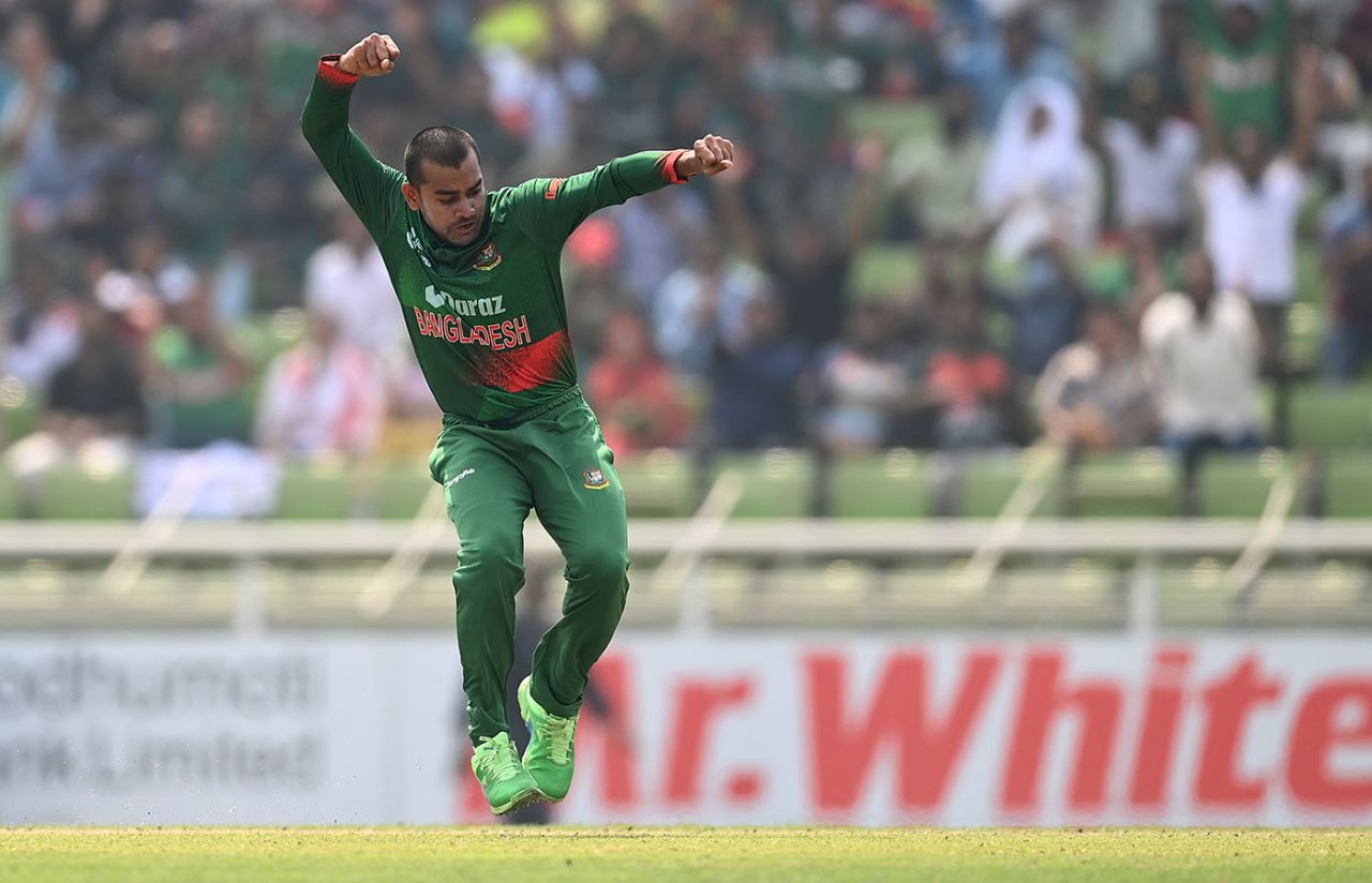 Mehidy Hasan Miraz celebrates the wicket of Dawid Malan, Bangladesh vs England, 2nd ODI, Mirpur, March 3, 2023