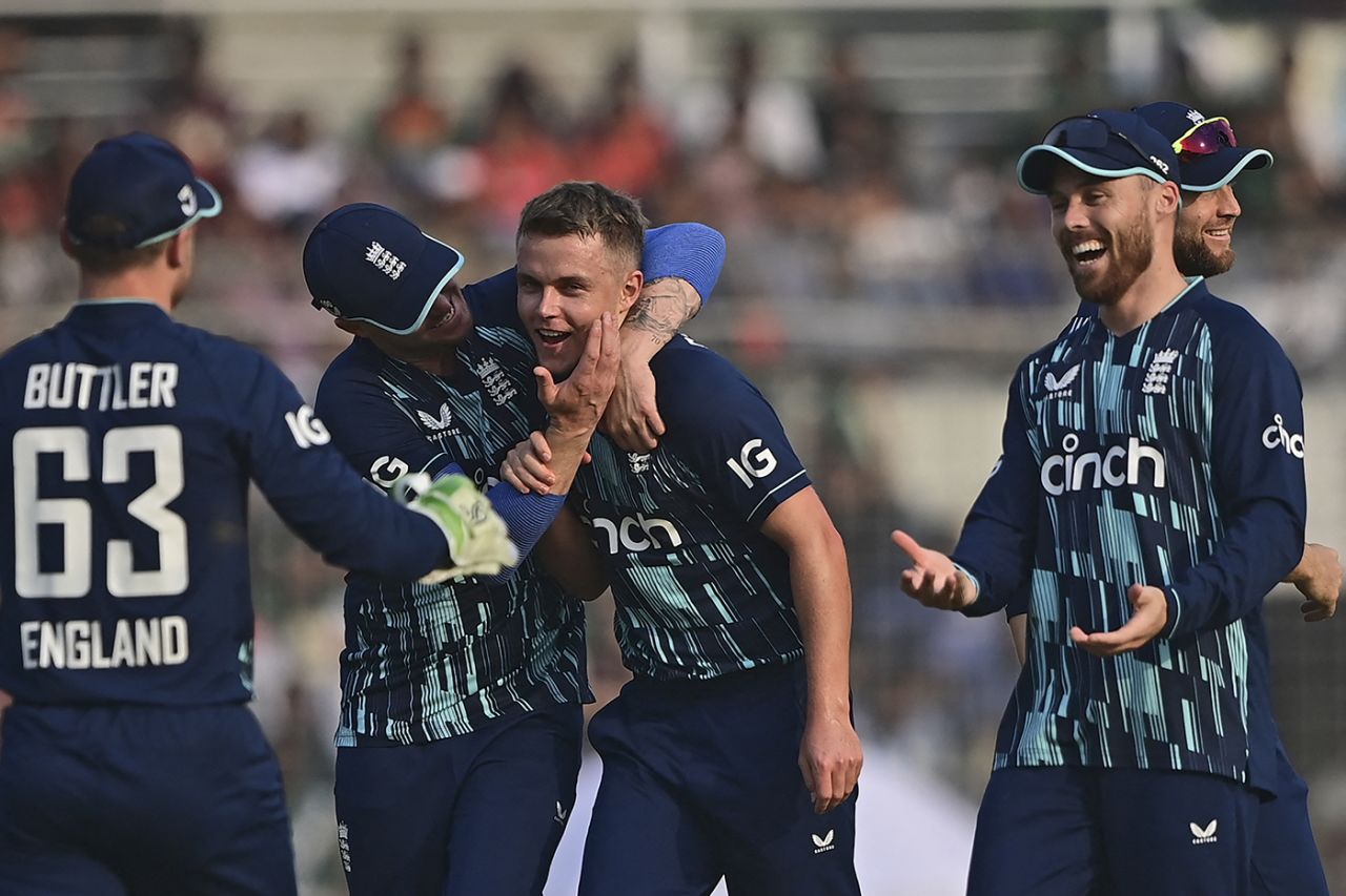 Jason Roy celebrates with Sam Curran, Bangladesh vs England, 2nd ODI, Mirpur, March 3, 2023