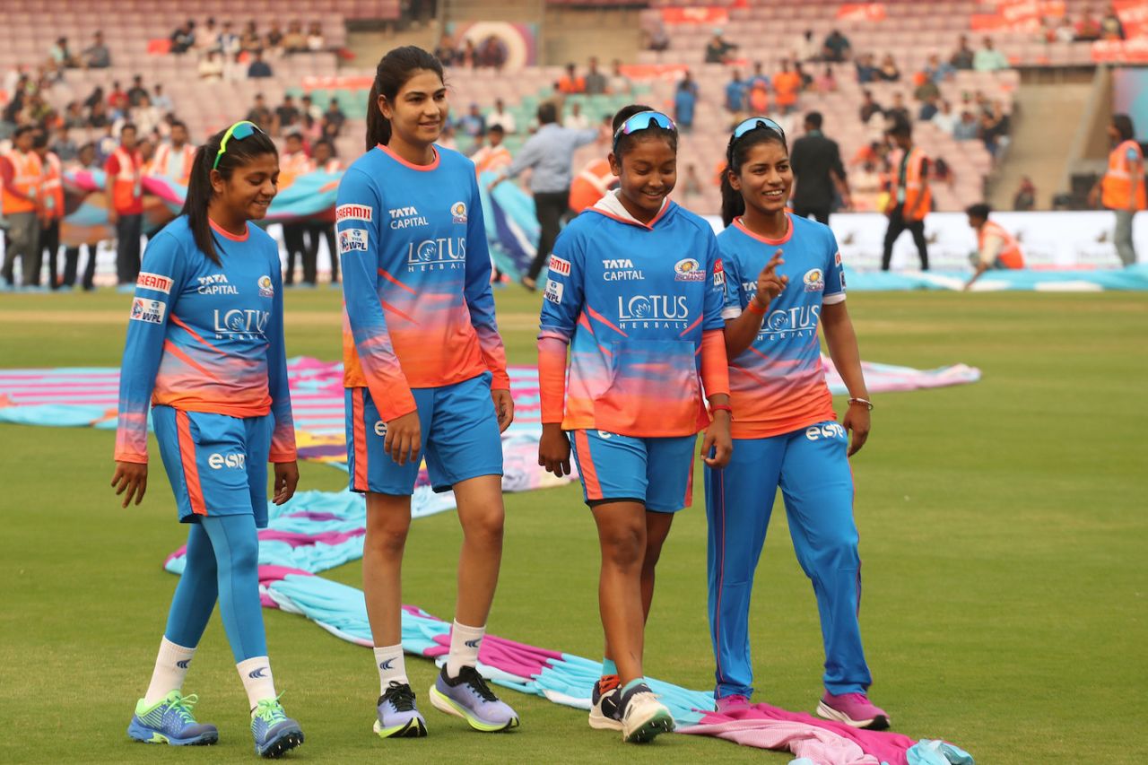 Saika Ishaque, Yastika Bhatia, Jintimani Kalita, and Amanjot Kaur share a light-hearted moment, Gujarat Giants vs Mumbai Indians, Women's Premier League 2023, Mumbai, March 4, 2023