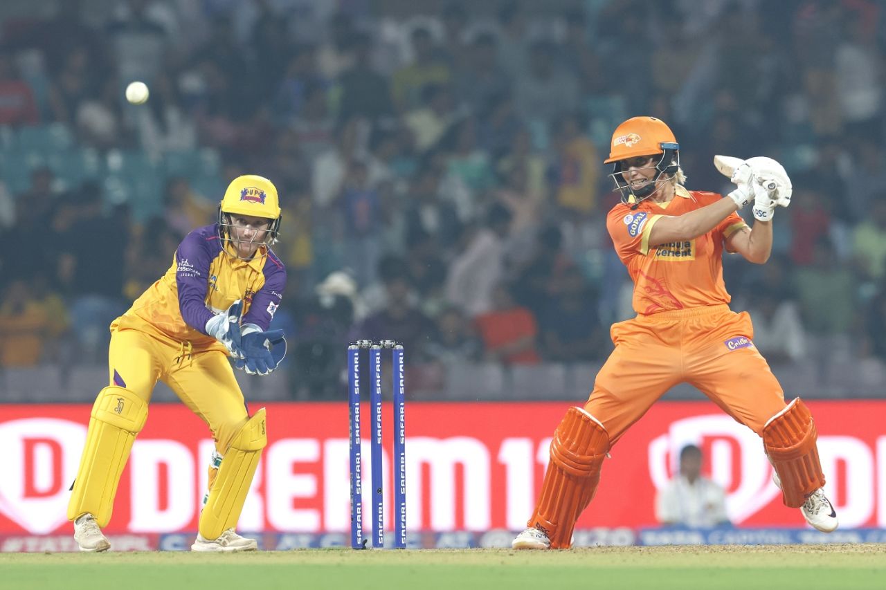 Ashleigh Gardner slaps a cut with Alyssa Healy looking on, UP Warriorz vs Gujarat Giants, WPL 2023, March 5, 2023, Mumbai
