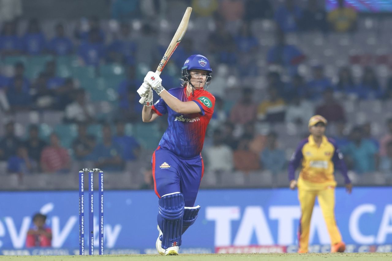 Jess Jonassen powers one down the ground, Delhi Capitals vs UP Warriorz, Women's Premier League, Navi Mumbai, March 7, 2023