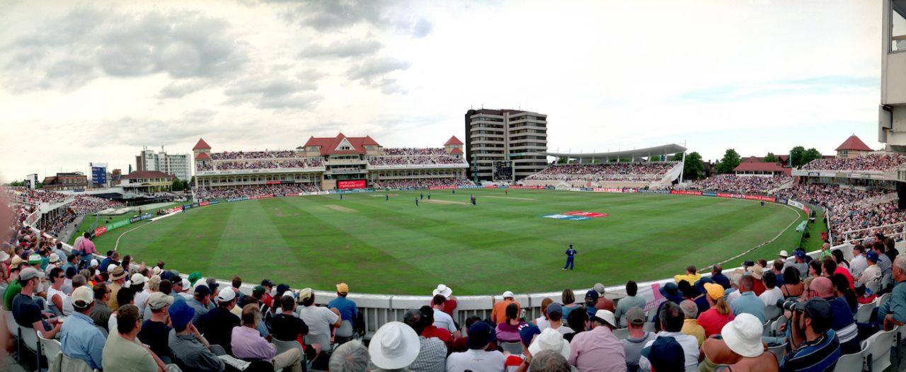 It's a full house at Trent Bridge for the inaugural Twenty20 Cup final , Surrey v Warwickshire, Twenty20 Cup final, Trent Bridge, July 19, 2003