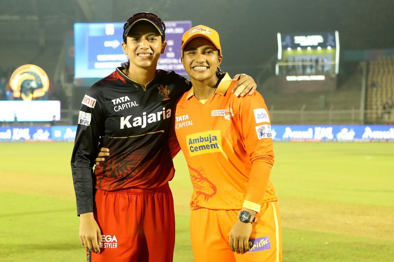 Smriti Mandhana and Sneh Rana at the toss, Gujarat Giants vs Royal Challengers Bangalore, Women's Premier League, Brabourne, March 8, 2023