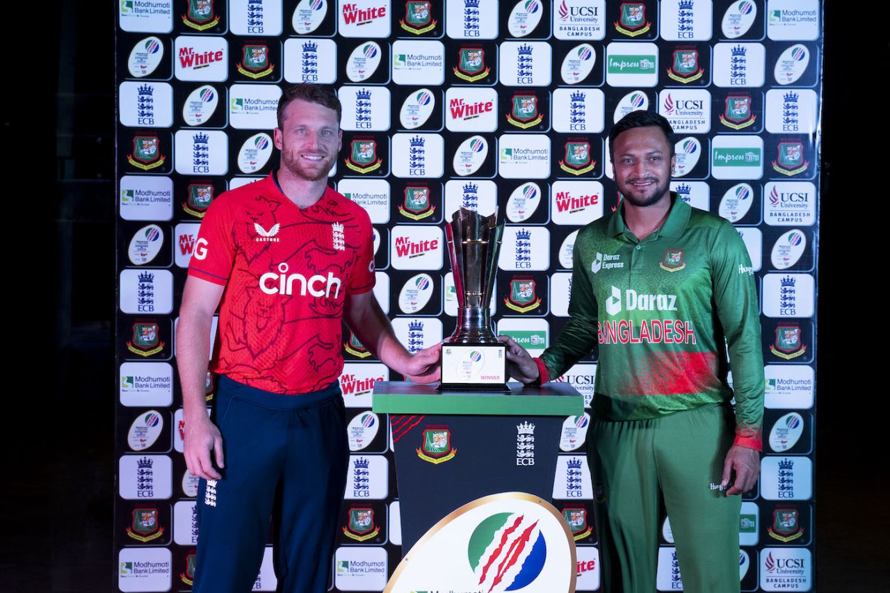 Jos Buttler and Shakib Al Hasan pose with the T20I series trophy, Bangladesh vs England, 1st T20I, Chattogram, March 8, 2023
