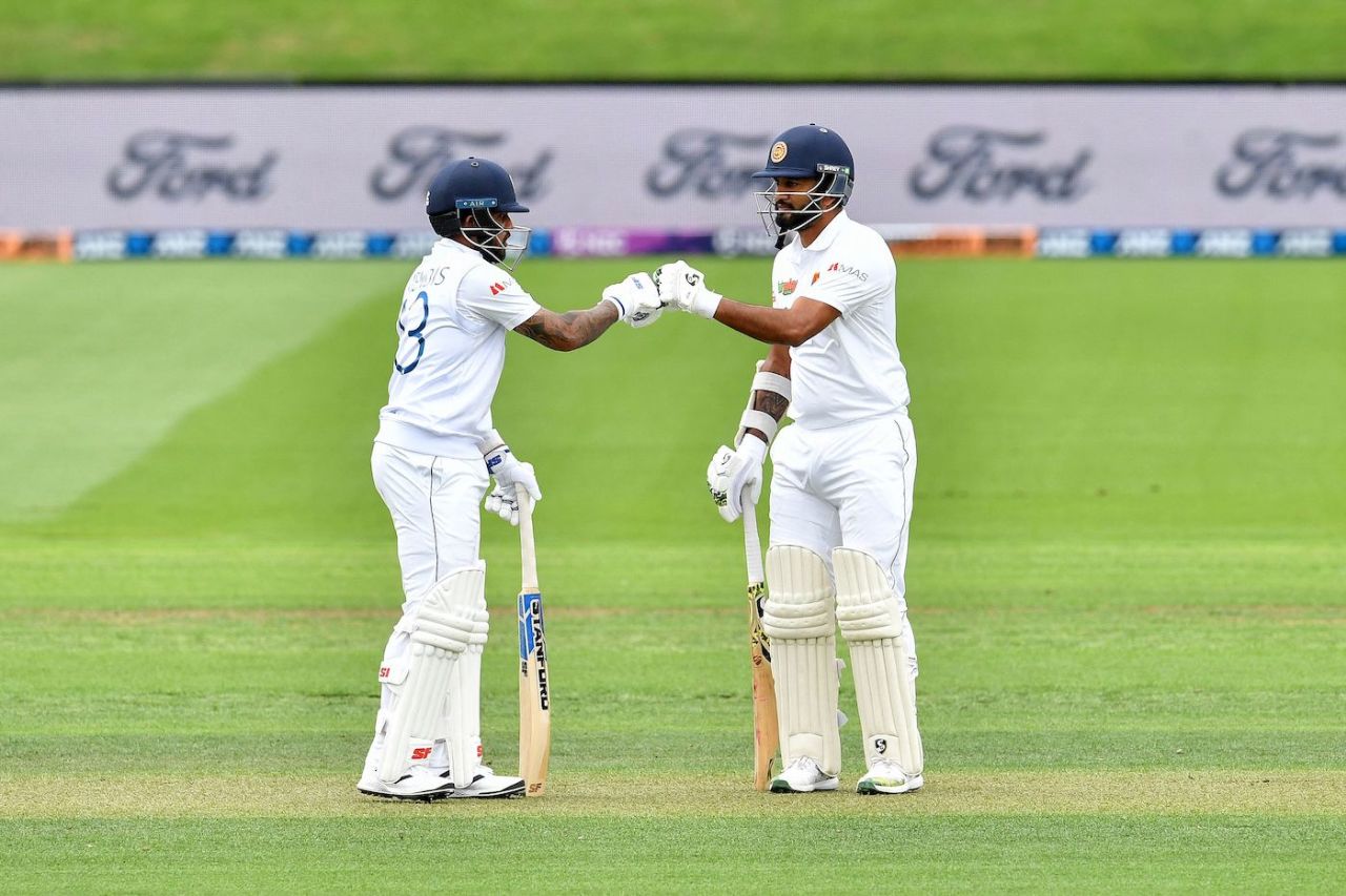 Kusal Mendis and Dimuth Karunaratne's stand went up to 106 in 103 balls at the end of the first session, New Zealand vs Sri Lanka, 1st Test, Christchurch, 1st day, March 9, 2023