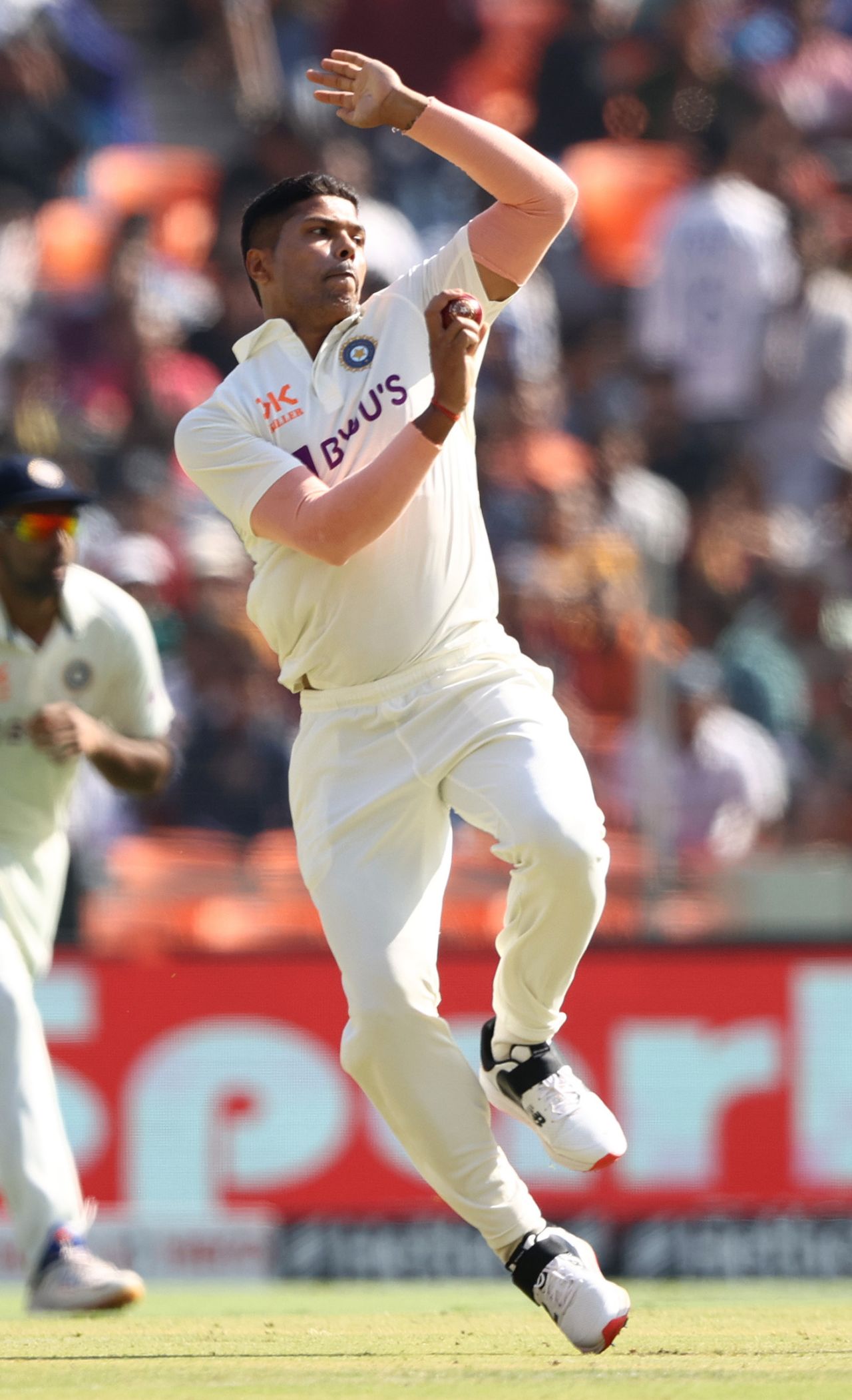 Umesh Yadav bowled with pace, and had Travis Head dropped by KS Bharat early on, India vs Australia, 4th Test, Ahmedabad, 1st day, March 9, 2023