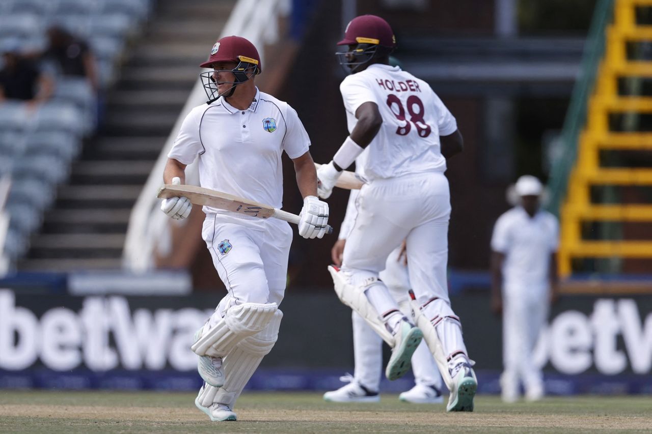 Joshua Da Silva and Jason Holder run between the wickets, South Africa vs West Indies, 2nd Test, Johannesburg, 2nd day, March 9, 2023