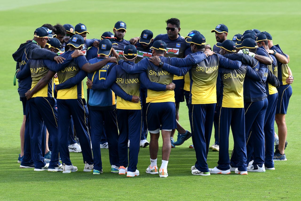 Sri Lanka's players and staff members get into a huddle, 1st Test, Christchurch, 2nd day, March 10, 2023