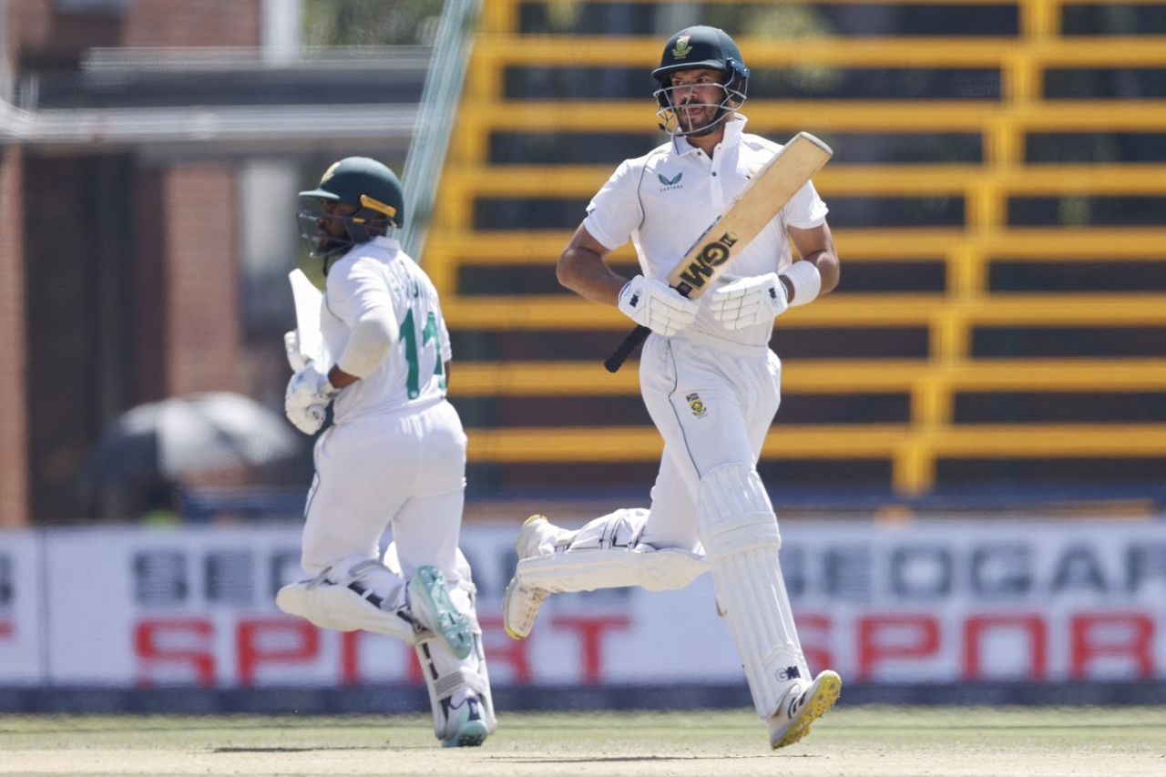 Temba Bavuma and Aiden Markram run between the wickets, South Africa vs West Indies, 2nd Test, Johannesburg, 3rd day, March 10, 2023