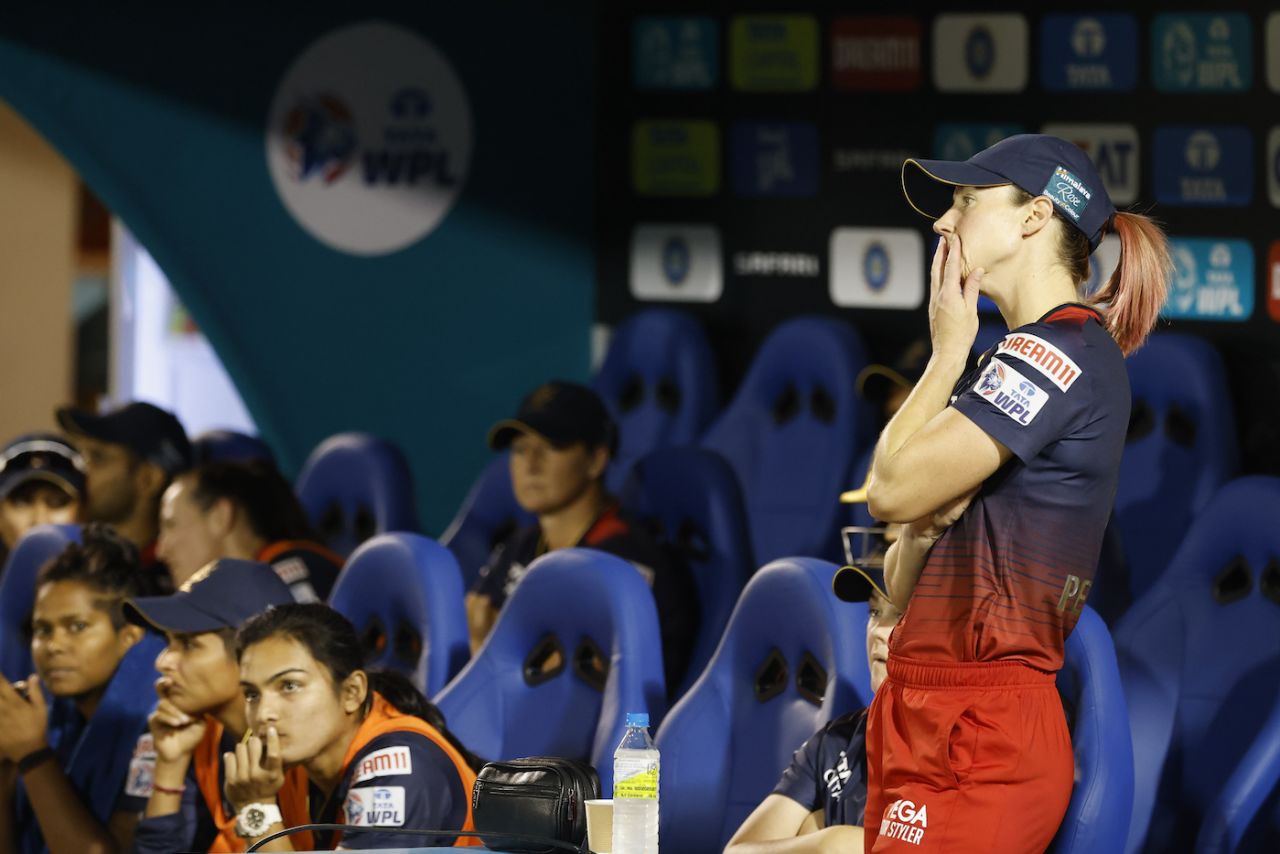 Ellyse Perry stands in a glum RCB dugout, Royal Challengers Bangalore vs UP Warriorz, Women's Premier League, Brabourne Stadium, Mumbai, March 10, 2023