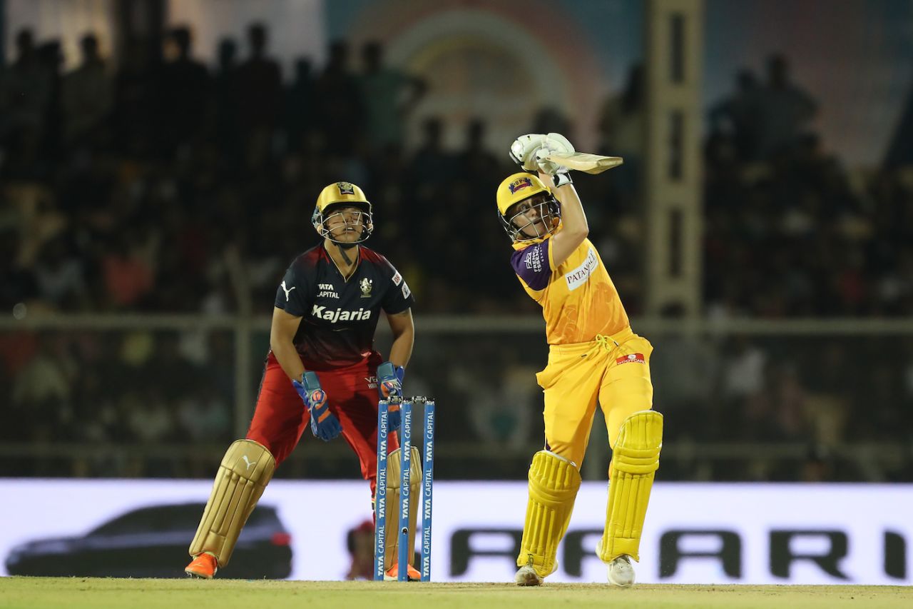 Alyssa Healy hits over the top, Royal Challengers Bangalore vs UP Warriorz, Women's Premier League, Brabourne Stadium, Mumbai, March 10, 2023