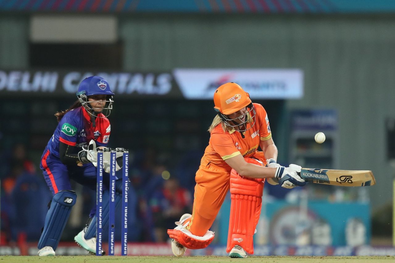 Kim Garth sweeps, Gujarat Giants vs Delhi Capitals, WPL 2023, DY Patil Stadium march 11, 2023