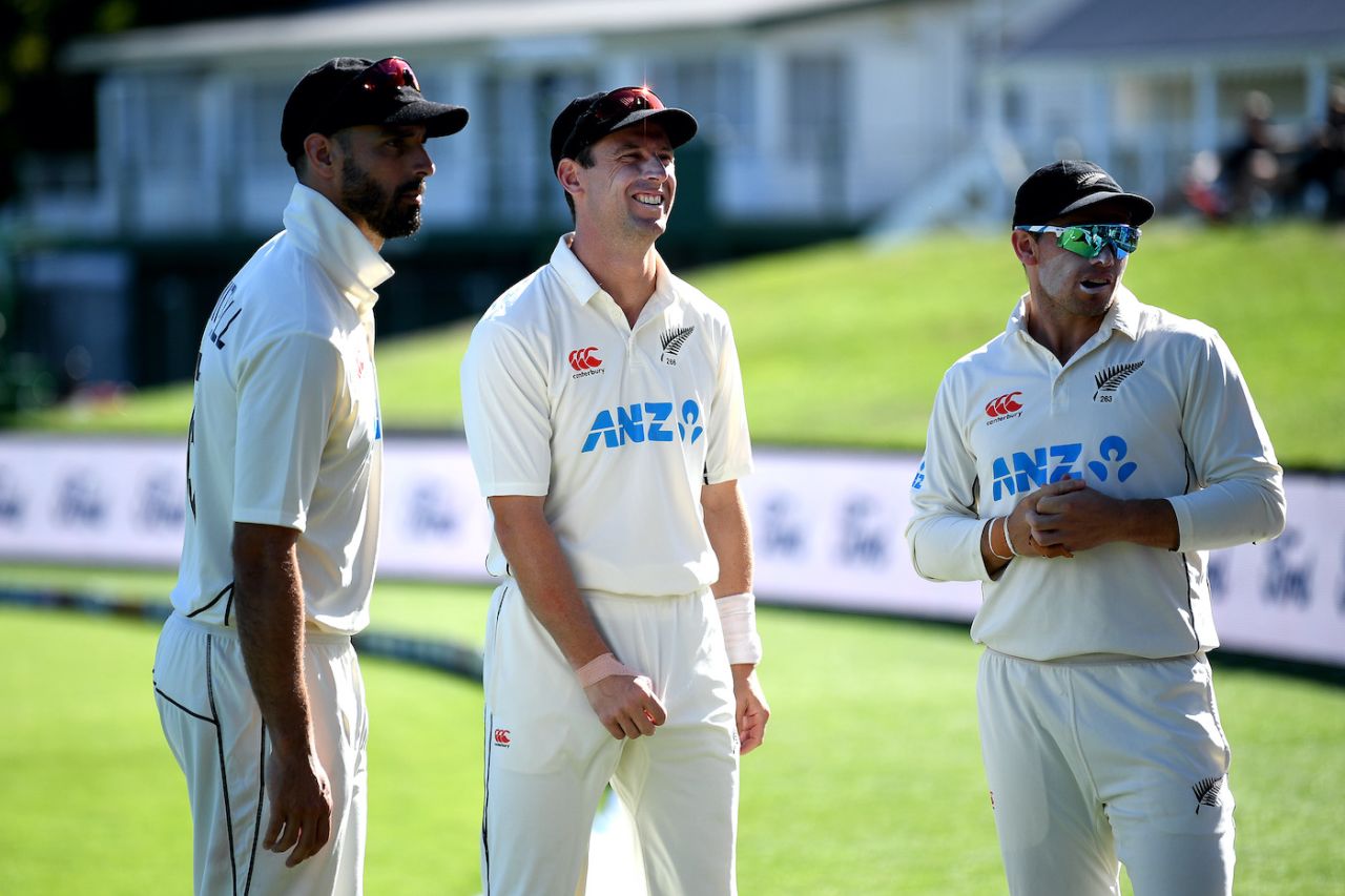 Daryl Mitchell, Matt Henry, and Tom Latham have a light moment, New Zealand vs Sri Lanka, 1st Test, Christchurch, 4th day, March 12, 2023