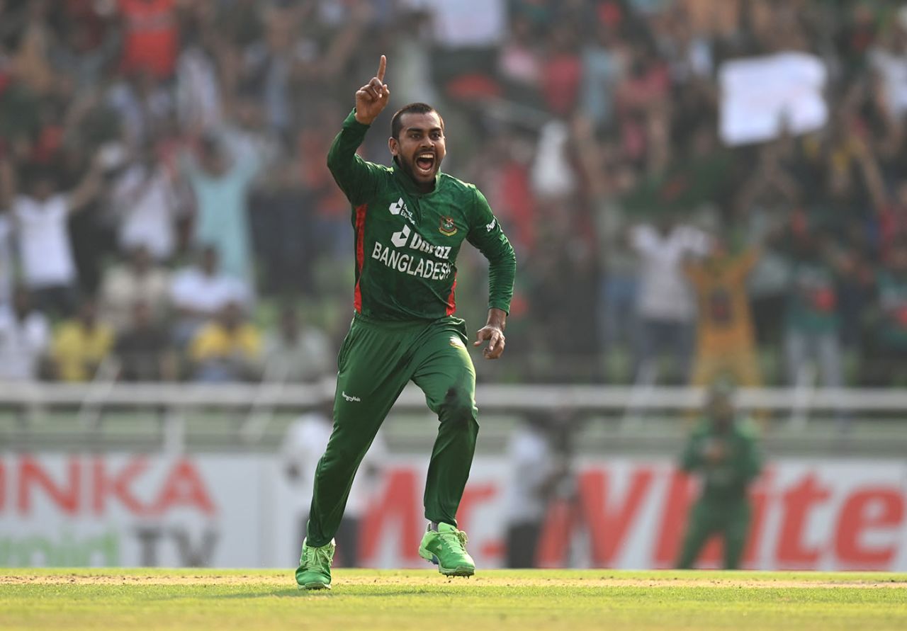 Mehidy Hasan Miraz claimed four wickets as Bangladesh took control, Bangladesh vs England, 2nd T20I, Dhaka, March 12, 2023