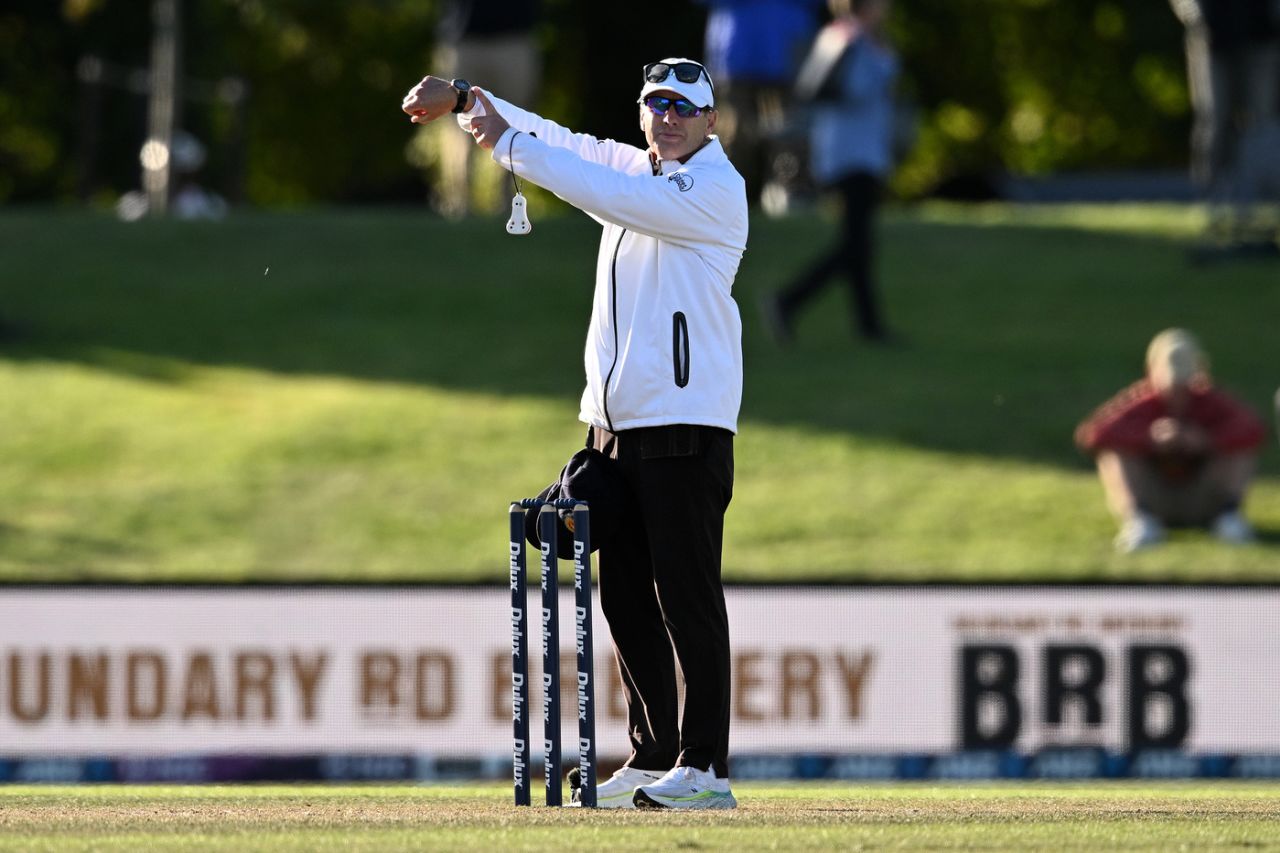 Time for some cricket: Umpire Chris Gaffaney does his thing, umpiring paraphernalia in tow, New Zealand vs Sri Lanka, 1st Test, Christchurch, 5th day, March 13, 2023