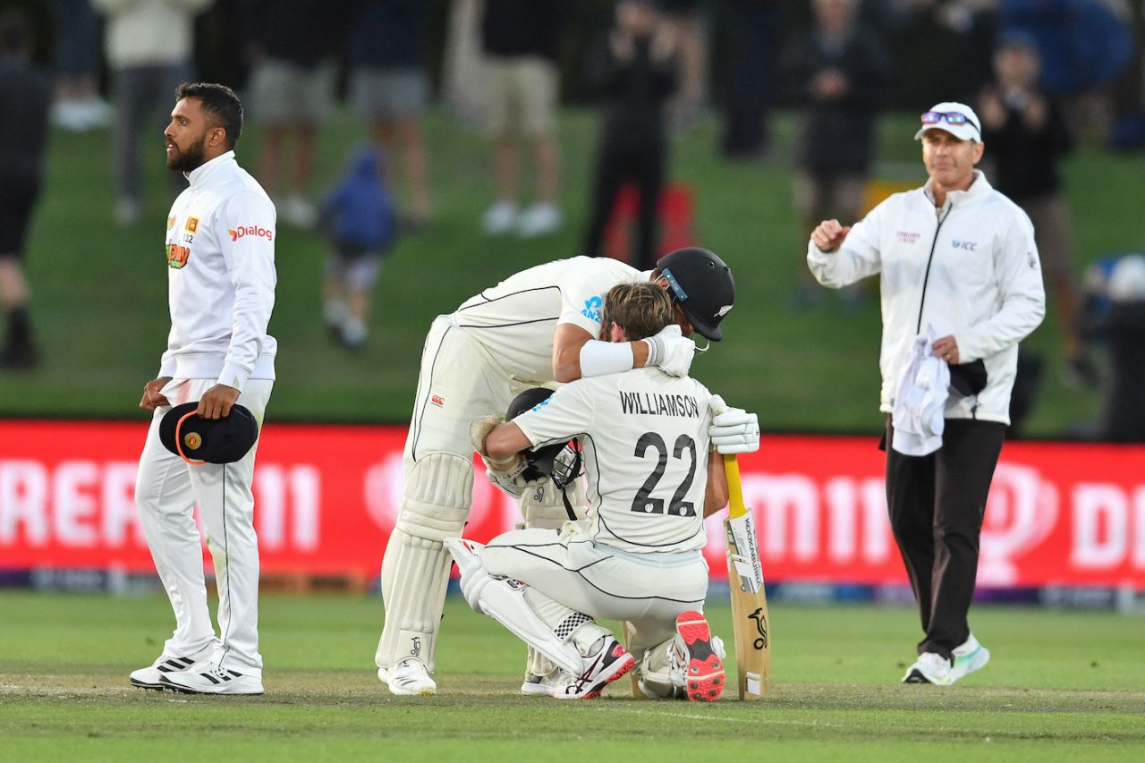 Job done! Neil Wagner hugs Kane Williamson after a scrambled single took them past Sri Lanka off the last ball, New Zealand vs Sri Lanka, 1st Test, Christchurch, 5th day, March 13, 2023