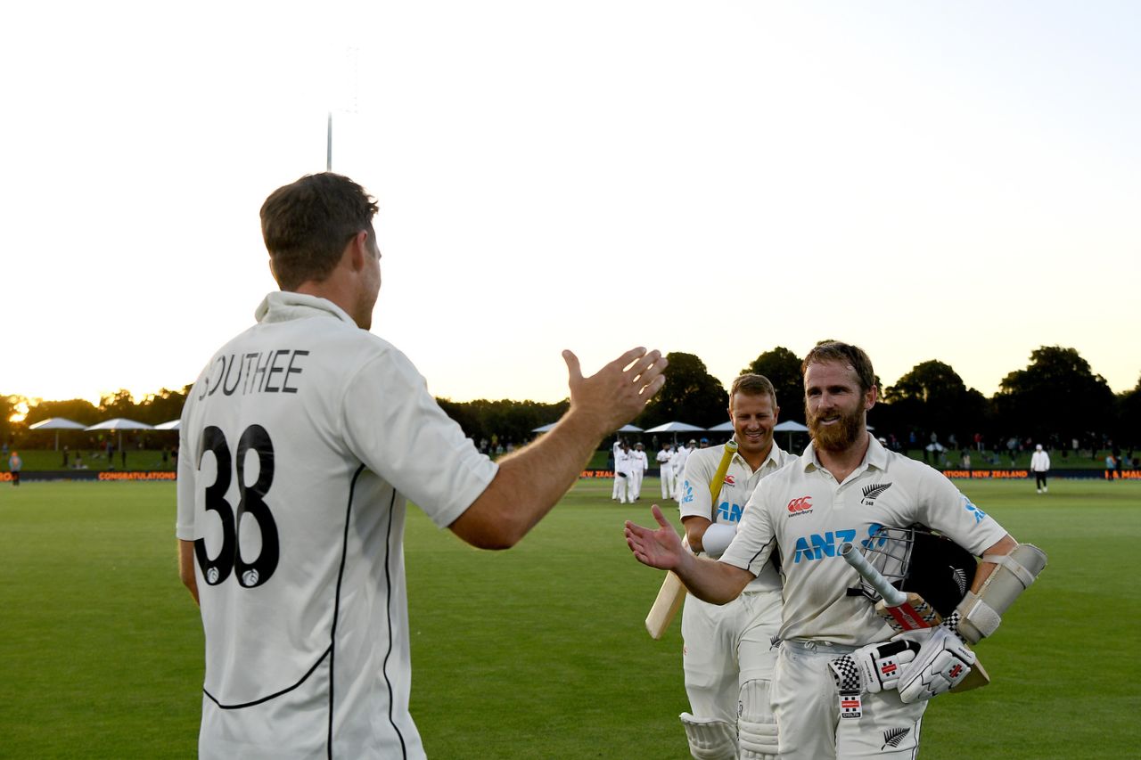 Captain Tim Southee greets his two match-winners, Kane Williamson and Neil Wagner, New Zealand vs Sri Lanka, 1st Test, Christchurch, 5th day, March 13, 2023