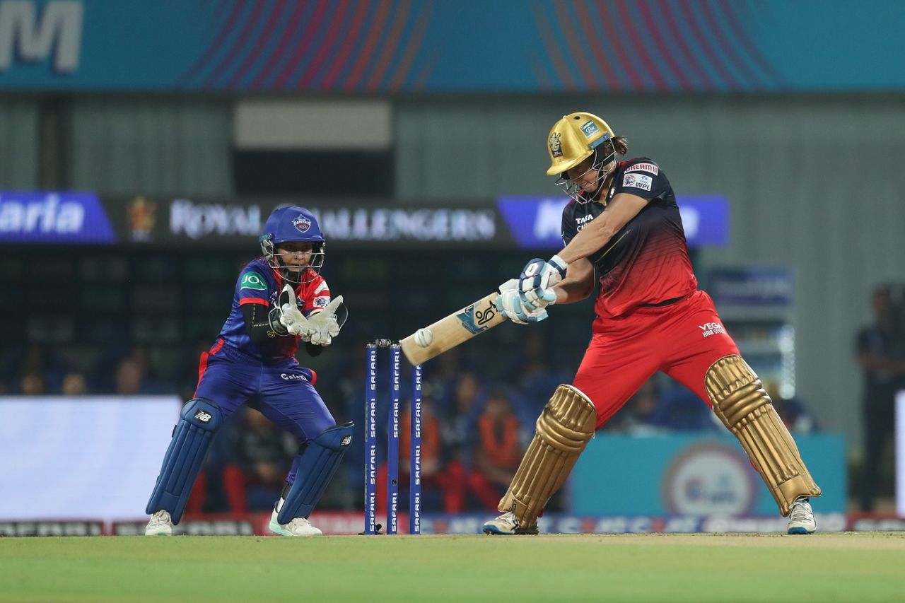 Sophie Devine cuts one away, Delhi Capitals vs Royal Challengers Bangalore, WPL, Navi Mumbai, March 13, 2023