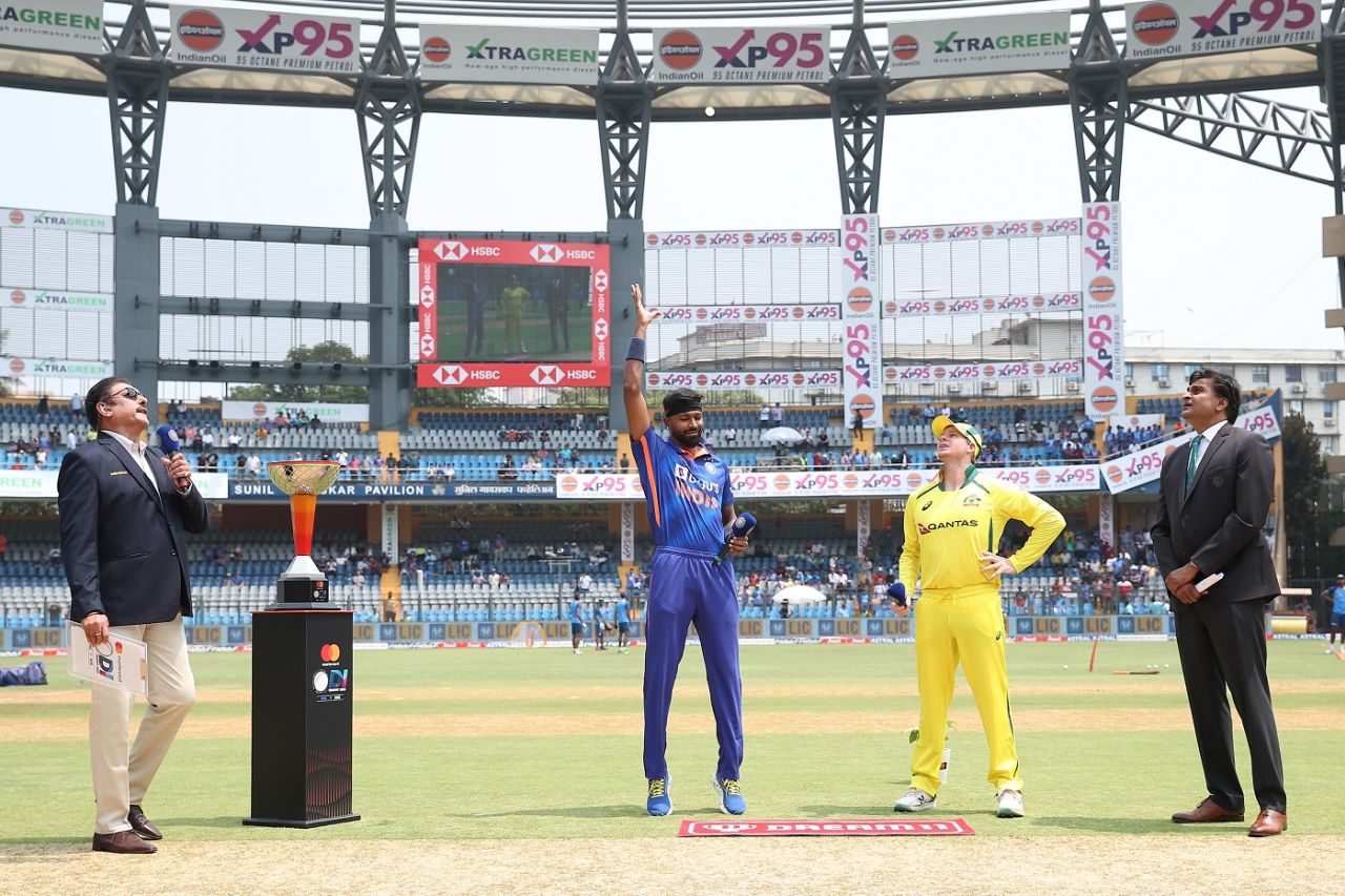 Hardik Pandya appears to be a fan of the no-look toss, India vs Australia, 1st ODI, Mumbai, March 17, 2023