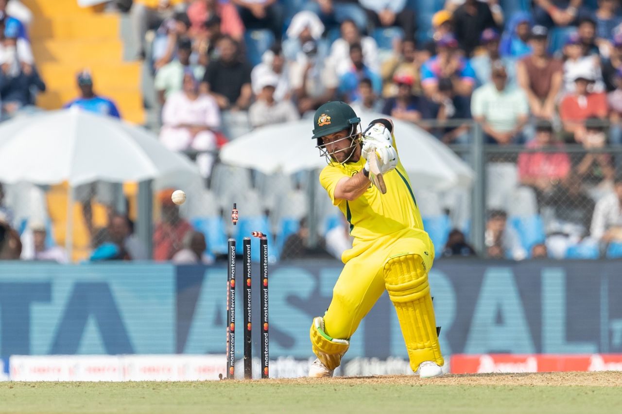Josh Inglis is bowled off the inside edge, India vs Australia, 1st ODI, Mumbai, March 17, 2023