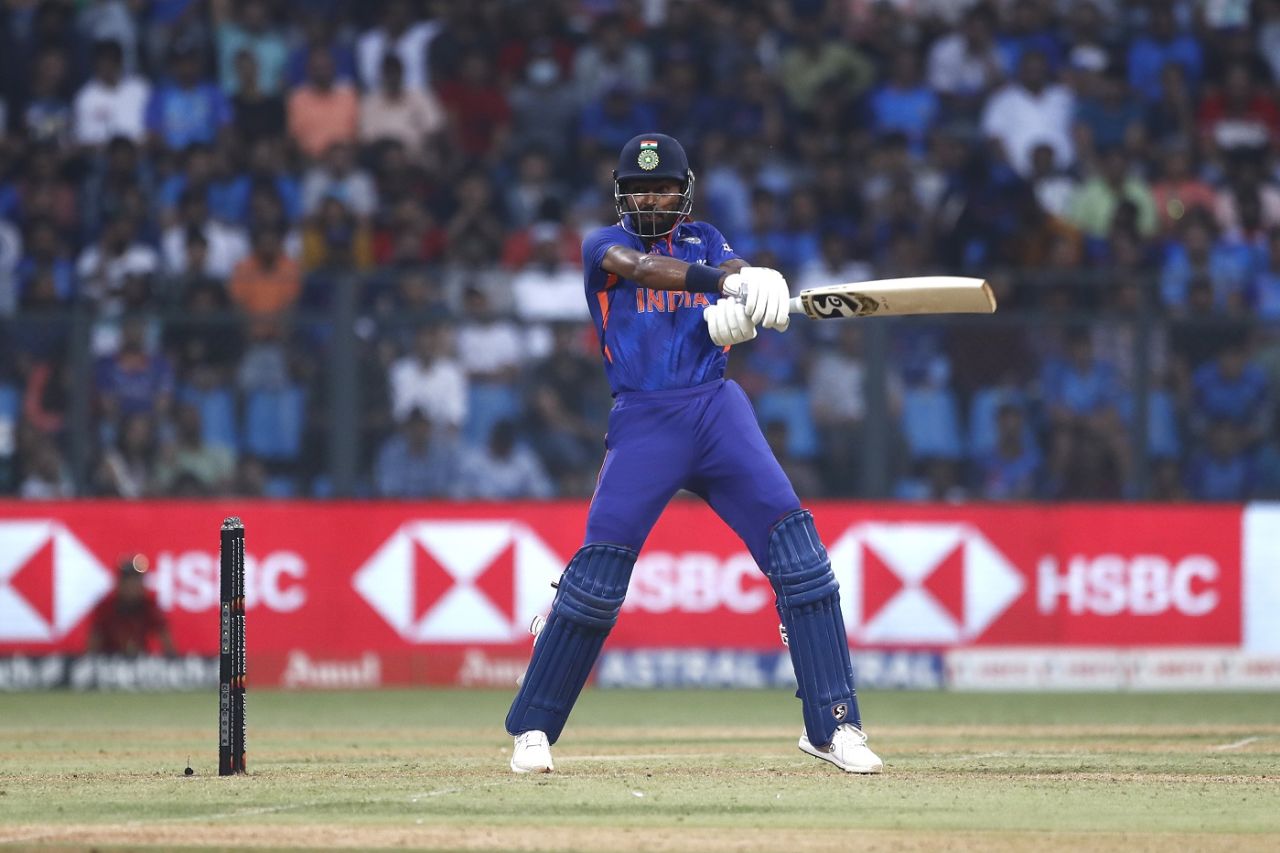 Hardik Pandya cuts one over the off side, India vs Australia, 1st ODI, Mumbai, March 17, 2023
