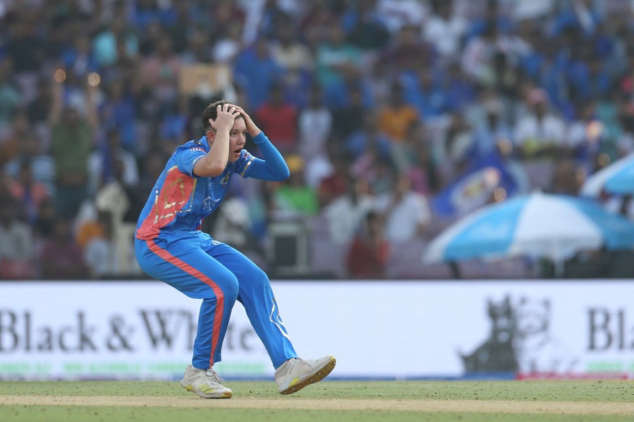 Issy Wong reacts to a dropped catch, Mumbai Indians vs UP Warriorz, Women's Premier League, Navi Mumbai, March 18, 2023