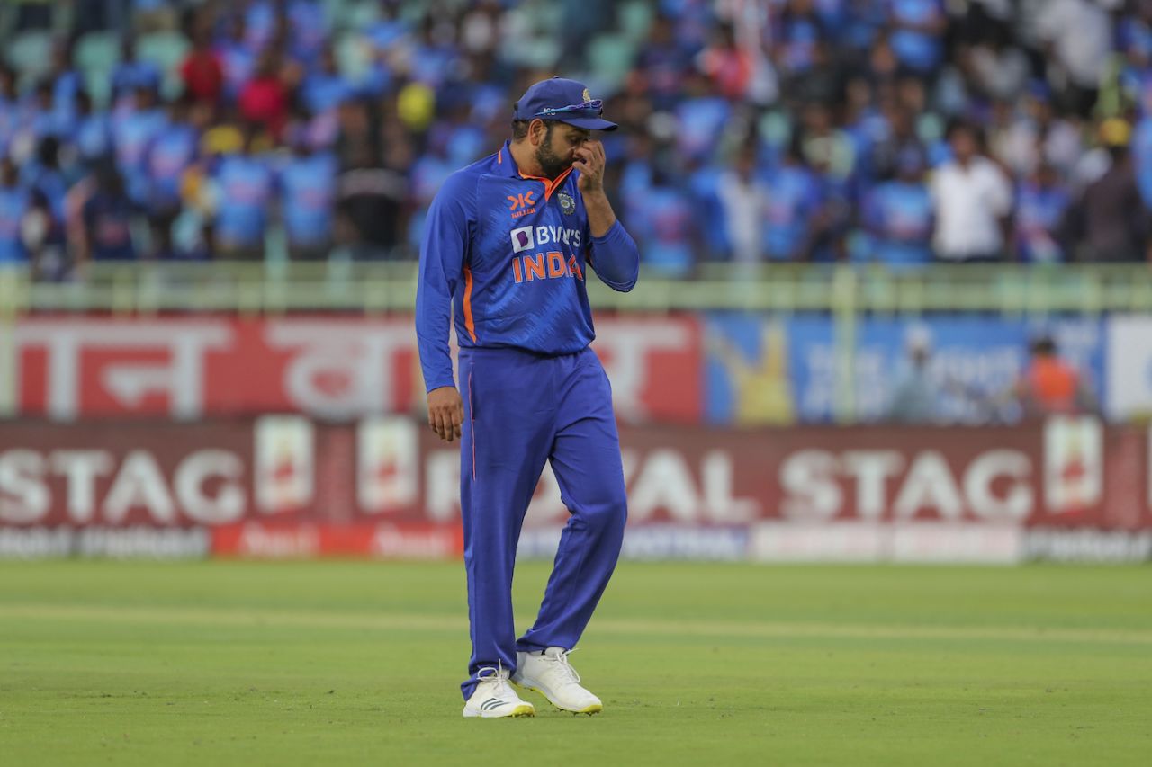 Rohit Sharma walks back after India's loss, India vs Australia, 2nd ODI, Visakhapatnam, March 19, 2023