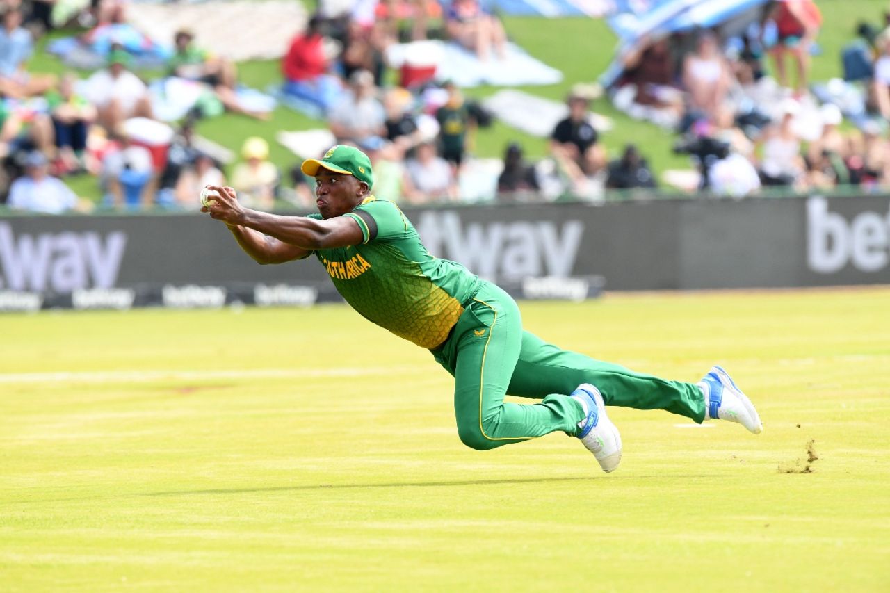 Lungi Ngidi takes an excellent catch to dismiss Kyle Mayers, South Africa vs West Indies, 3rd ODI, Potchefstroom, March 21, 2023