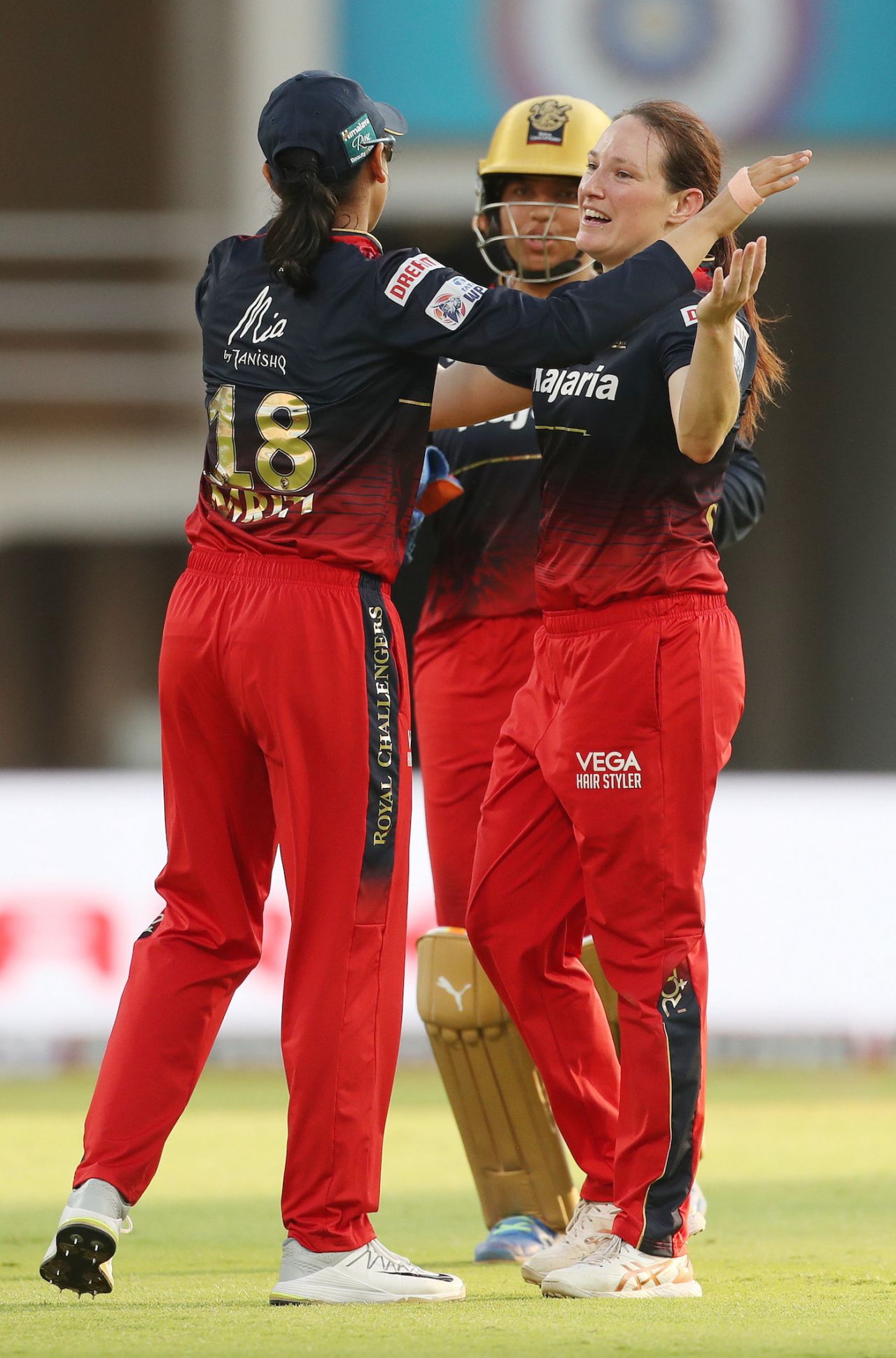 Megan Schutt sent back Hayley Matthews, Mumbai Indians vs Royal Challengers Bangalore, WPL 2023, Mumbai, March 21, 2023