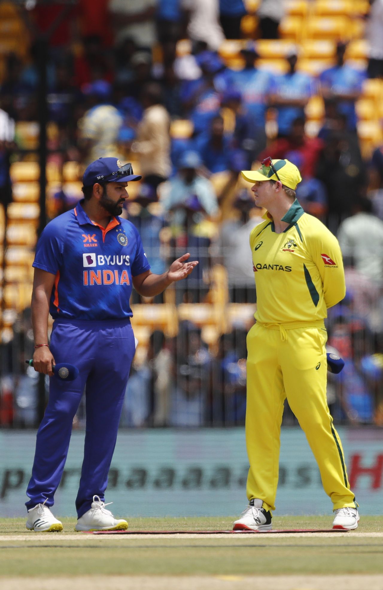 Rohit Sharma and Steven Smith have a chat at the toss, India vs Australia, 3rd ODI, Chennai, March 22, 2023