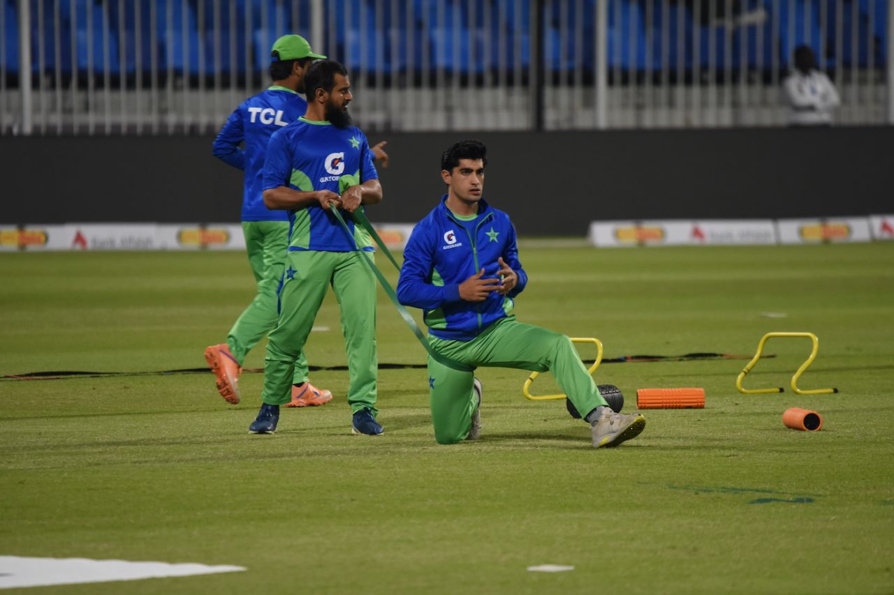Naseem Shah warms up ahead of the game, Afghanistan vs Pakistan, 1st T20I, Sharjah, March 24, 2023