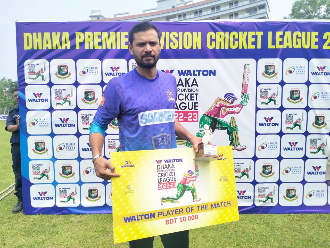 Off a three-step run-up, Mashrafe Mortaza took a five-wicket haul, Rupganj Tigers v Mohammedan Sporting Club, March 27, 2023