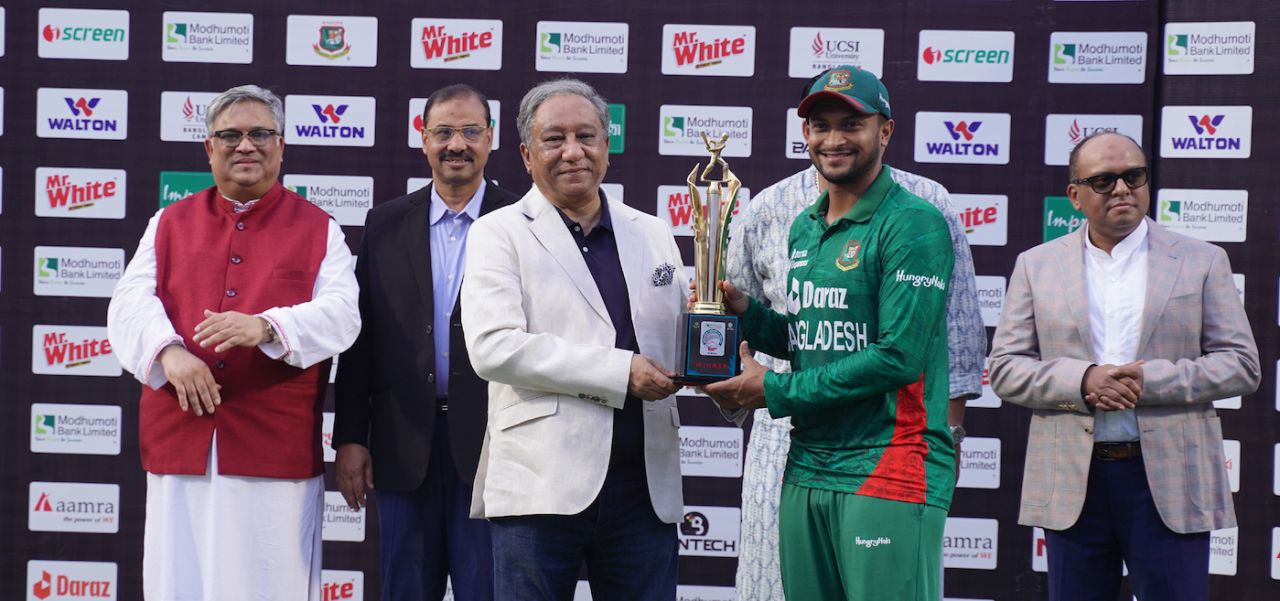 Shakib Al Hasan collects the trophy after Bangladesh won the series, Bangladesh vs Ireland, 3rd T20I, Chattogram, March 31, 2023