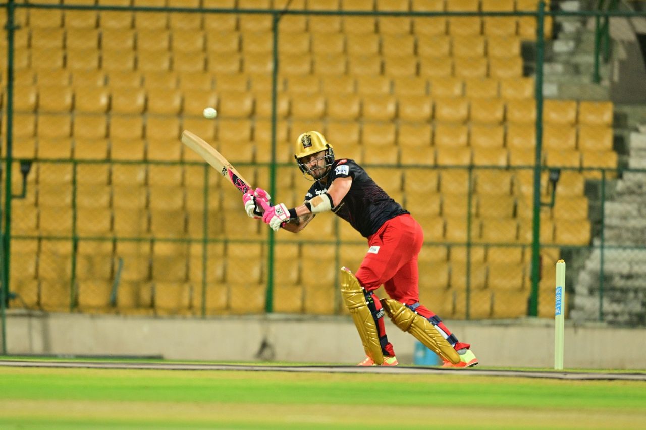 Faf du Plessis gets going at Royal Challengers Bangalore's practice session, Bangalore, March 31, 2023