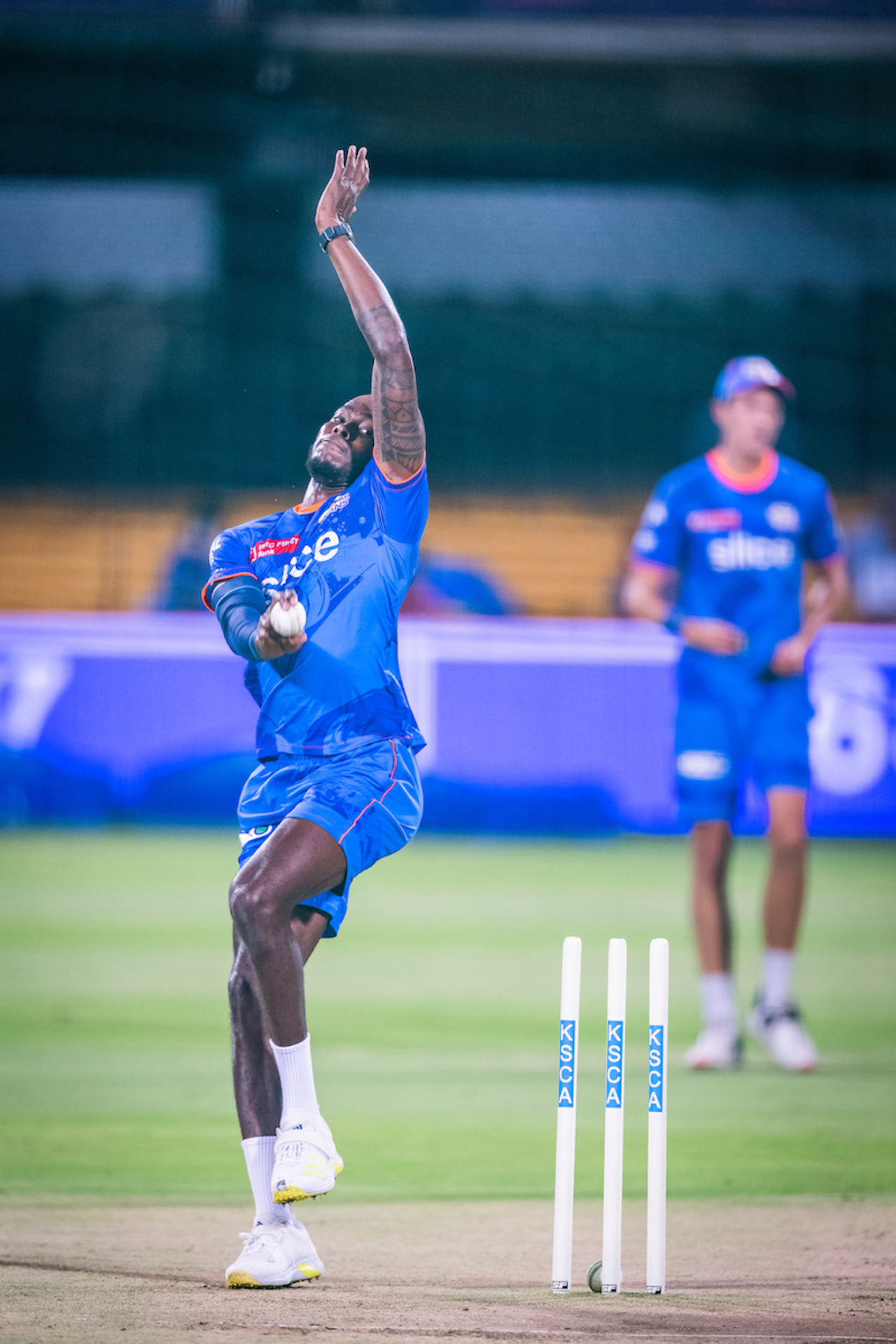 Jofra Archer bowls in the nets ahead of Mumbai Indians' first game, IPL 2023, Bengaluru, March 31, 2023