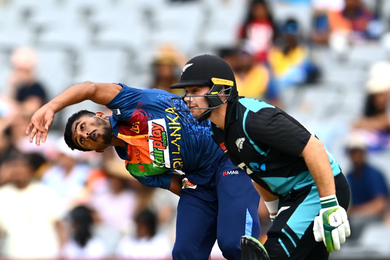 Dilshan Madushanka contorts while bowling with Tom Latham watches on, New Zealand vs Sri Lanka, 1st T20I, Auckland, April 02, 2023
